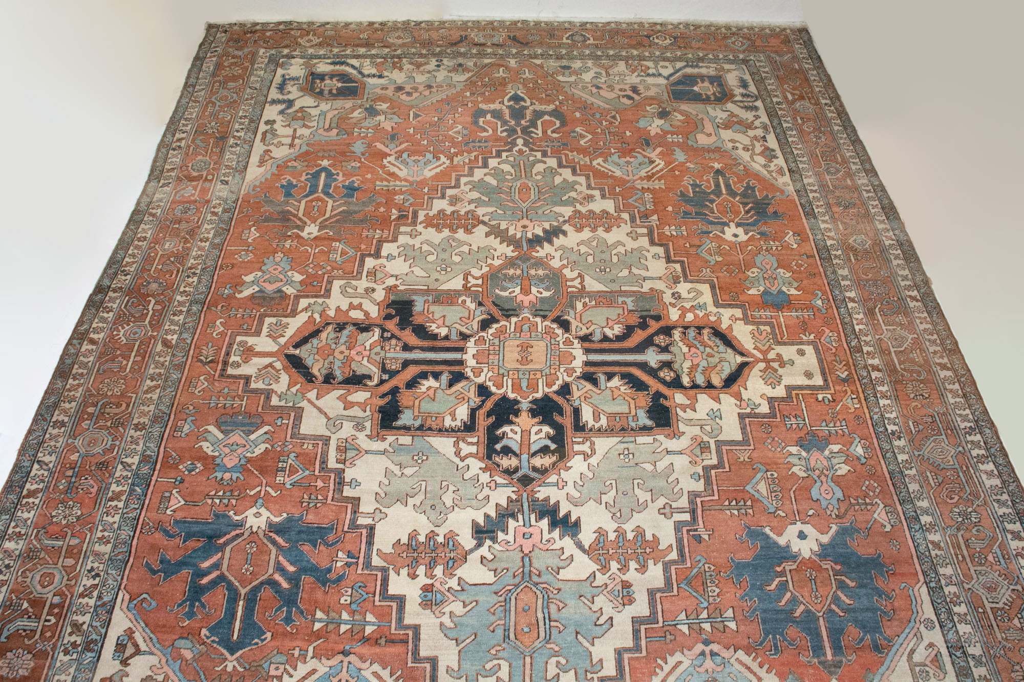 Lot image - Heriz Carpet