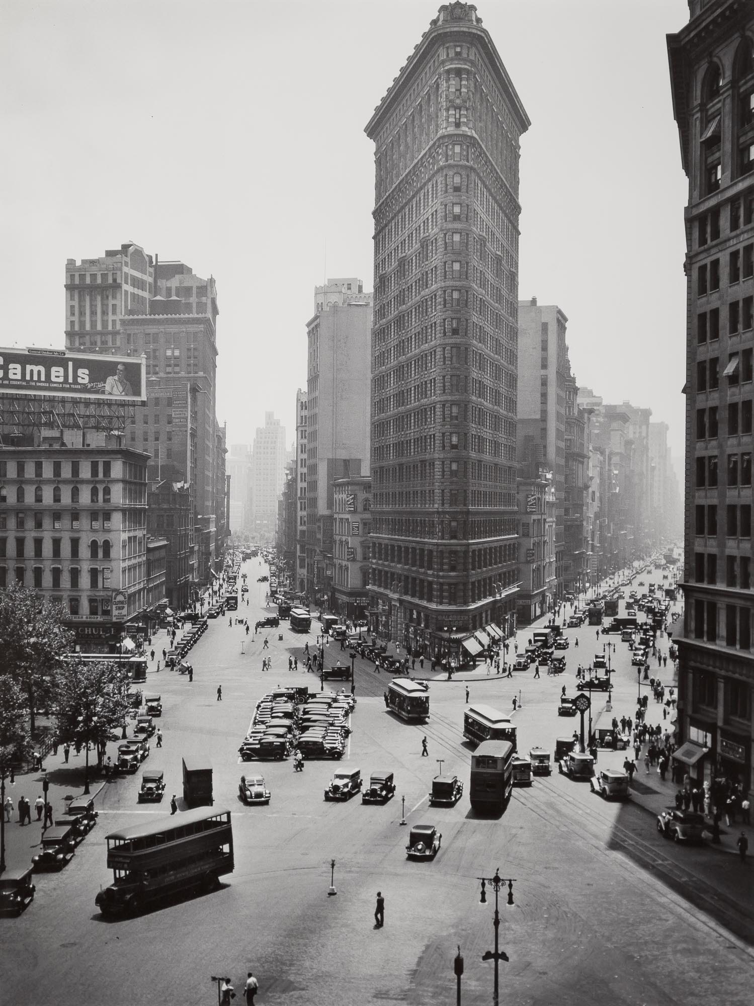 Lot image - ABBOTT, BERENICE (1898-1991)  Flatiron Building,