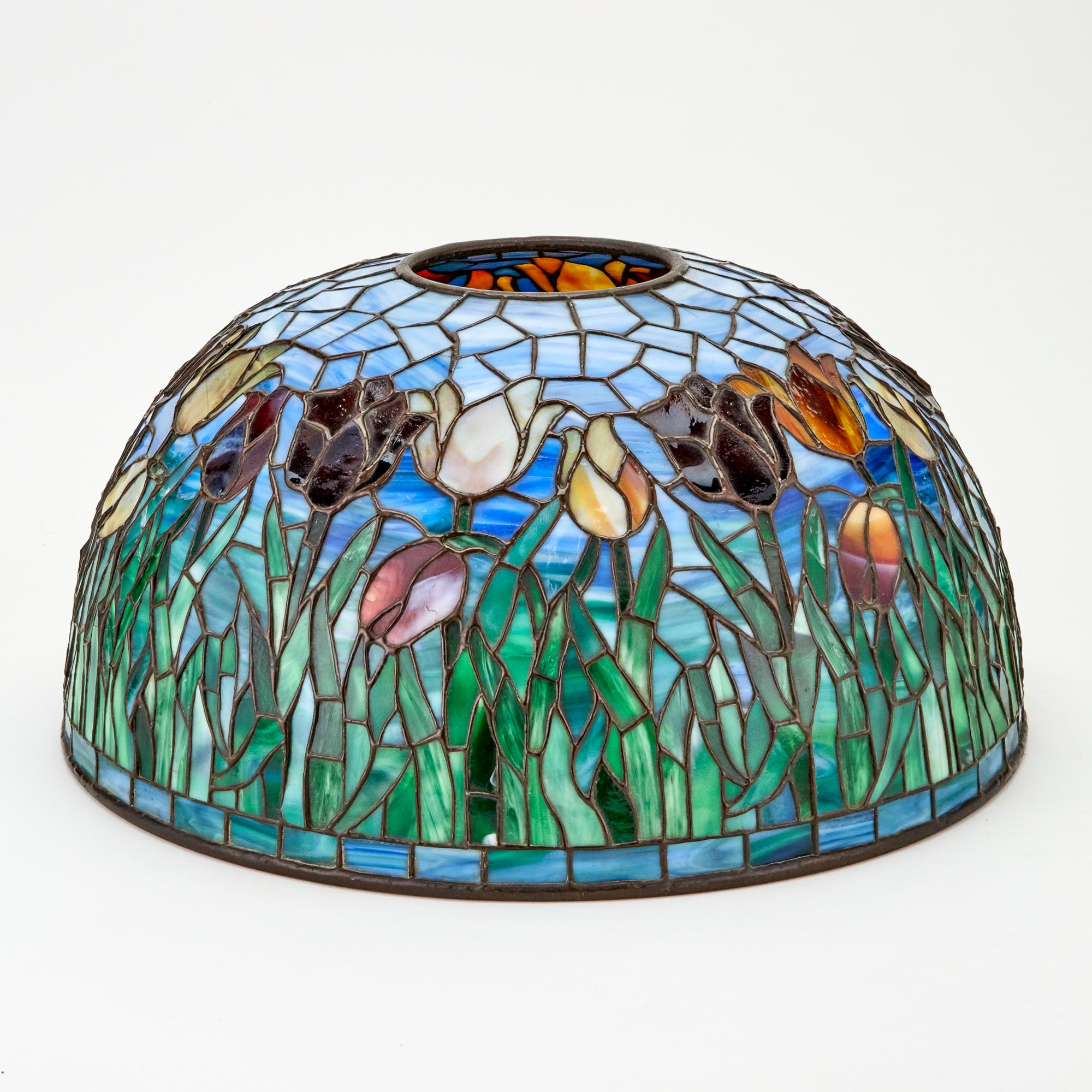 Lot image - Bigelow, Kennard & Co. Leaded Glass Tulip Lamp Shade