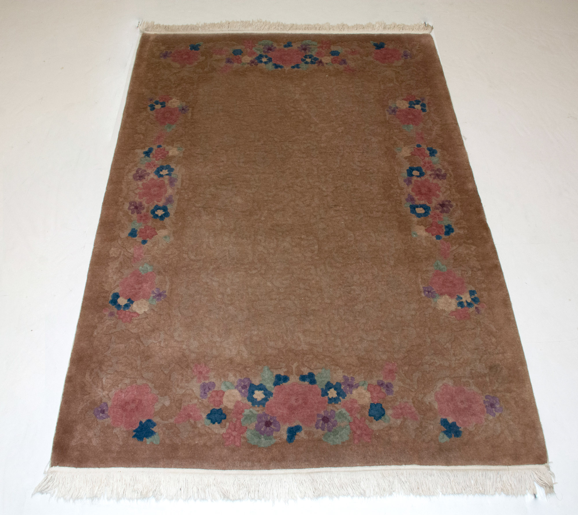 Lot image - Fetti Chinese Rug