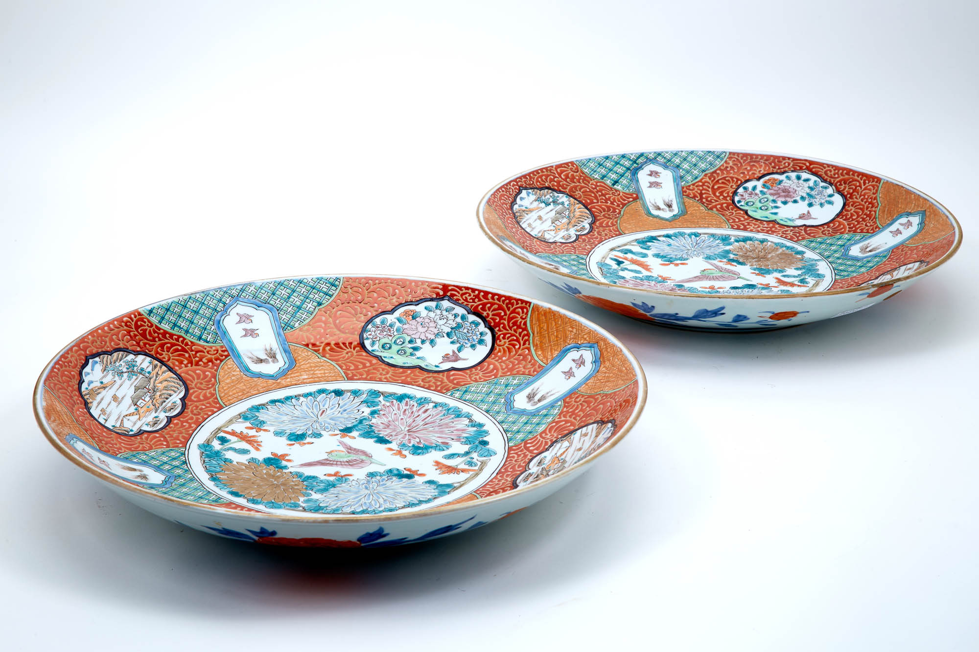 Lot image - Pair of Japanese Imari Chargers
