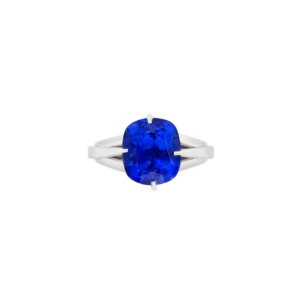 Lot image - Platinum and Sapphire Ring