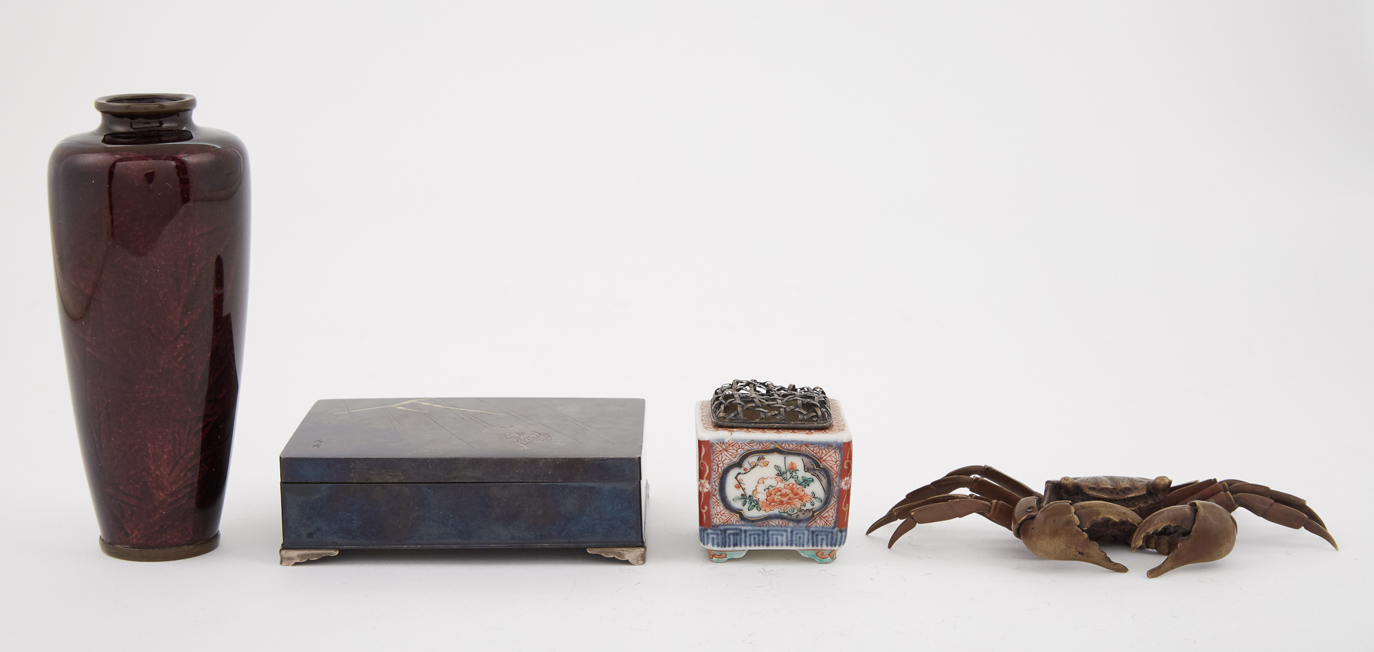 Lot image - Group of Japanese Articles