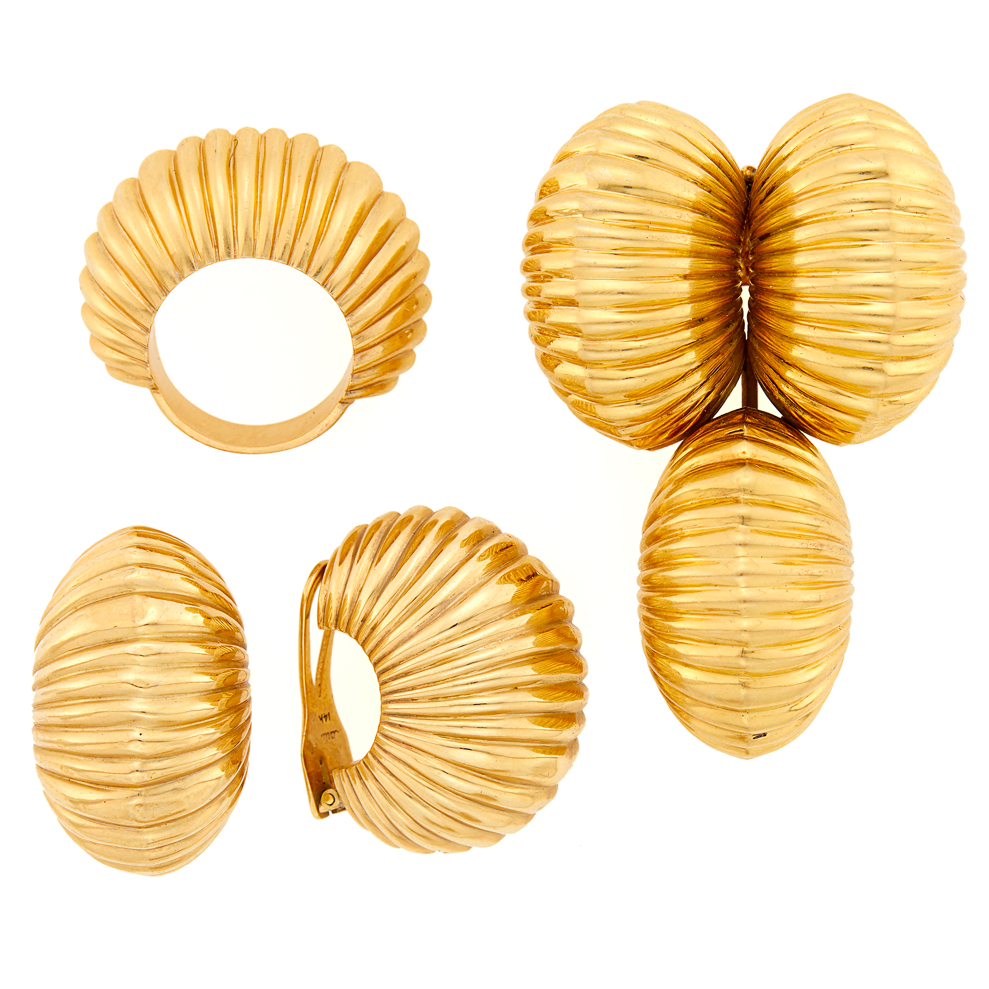 Lot image - Cartier Gold Bombé Ribbed Clip, Ring and Pair of Earclips