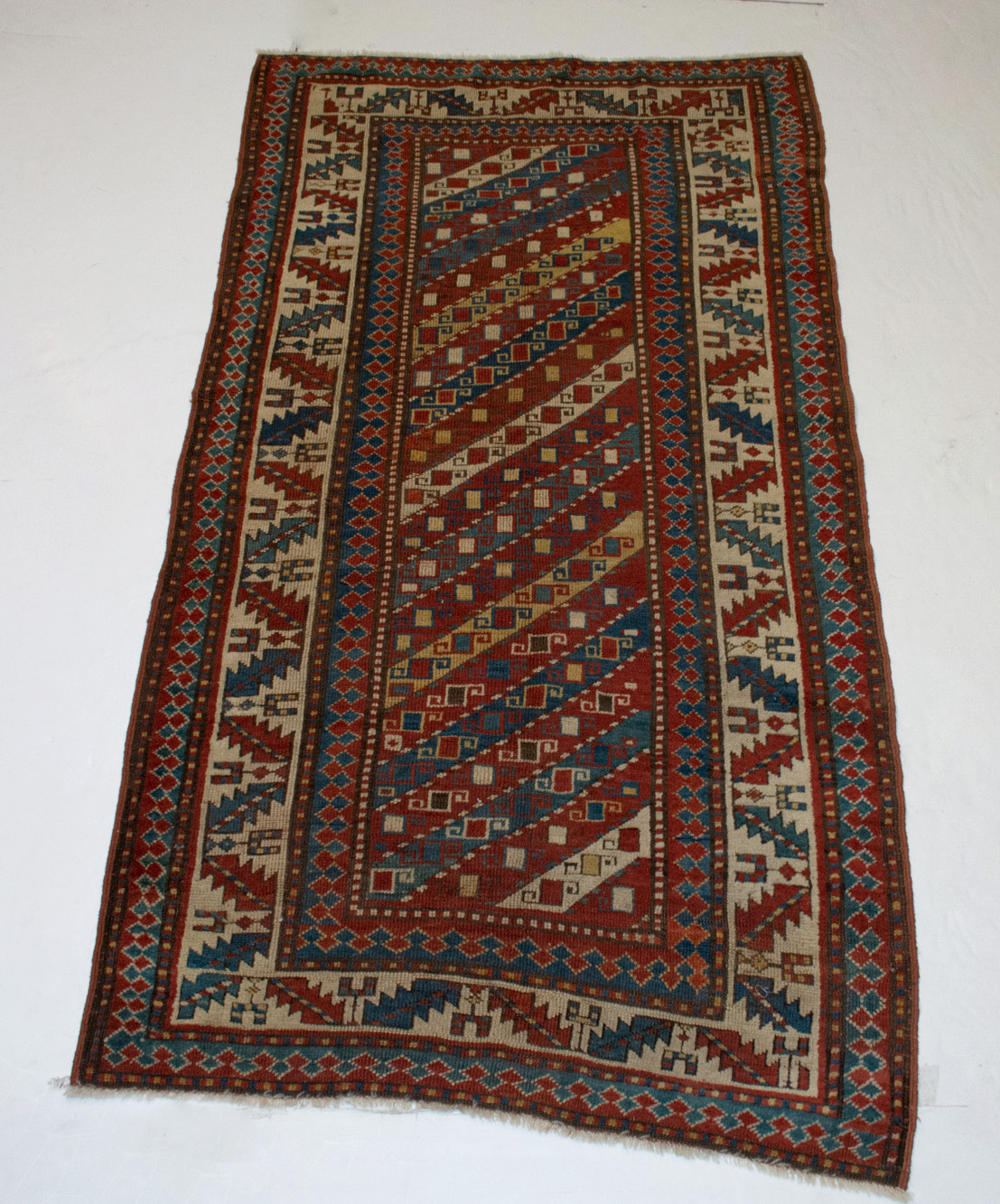 Lot image - Gendje Rug