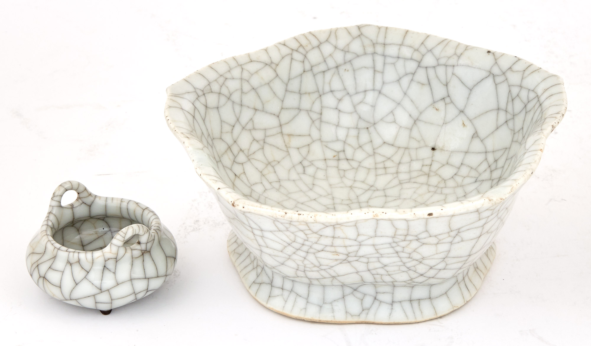 Lot image - Chinese Ge Ware Bowl