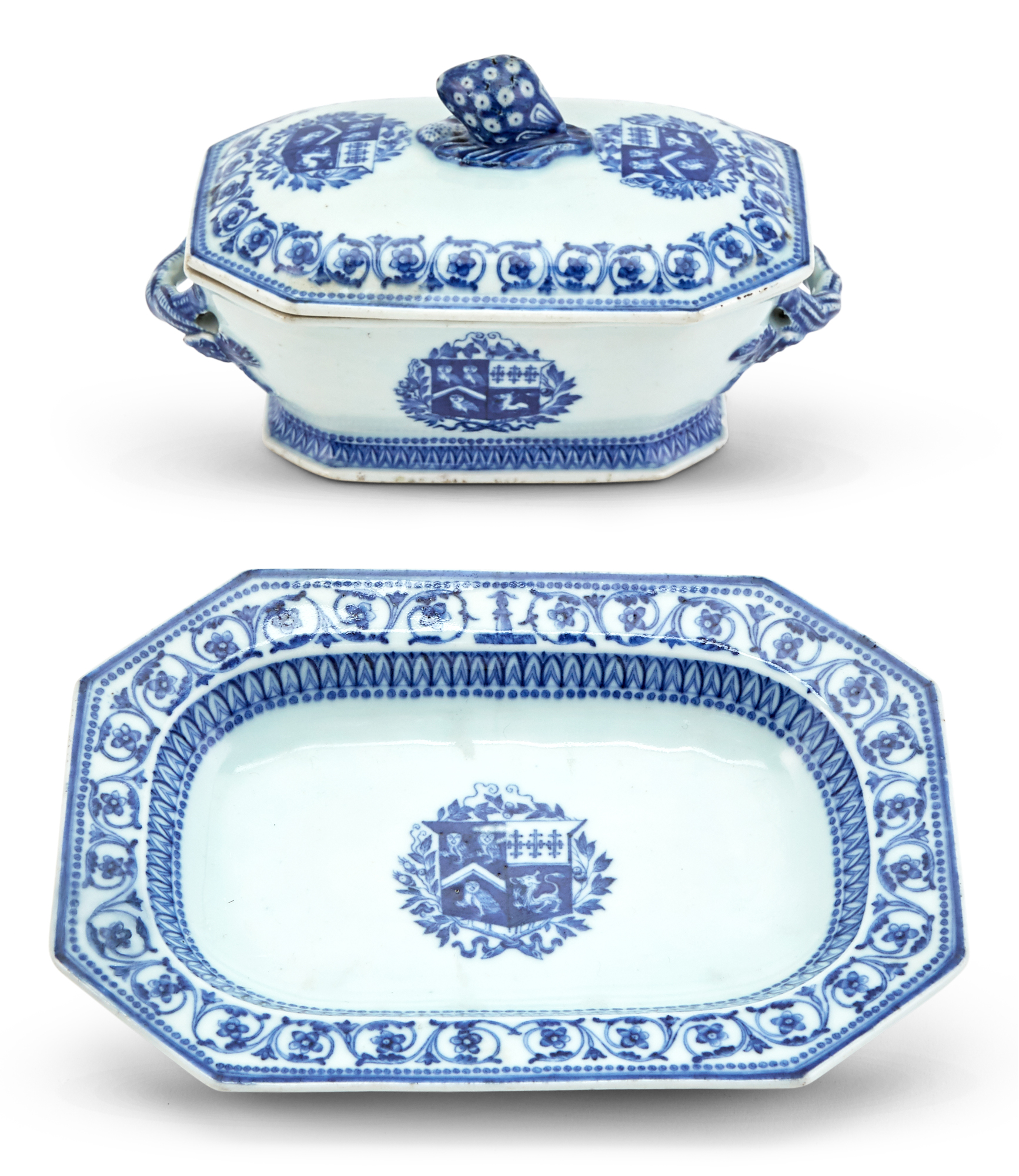 Lot image - A Chinese Blue and White Porcelain Covered Sauce Tureen and Underplate