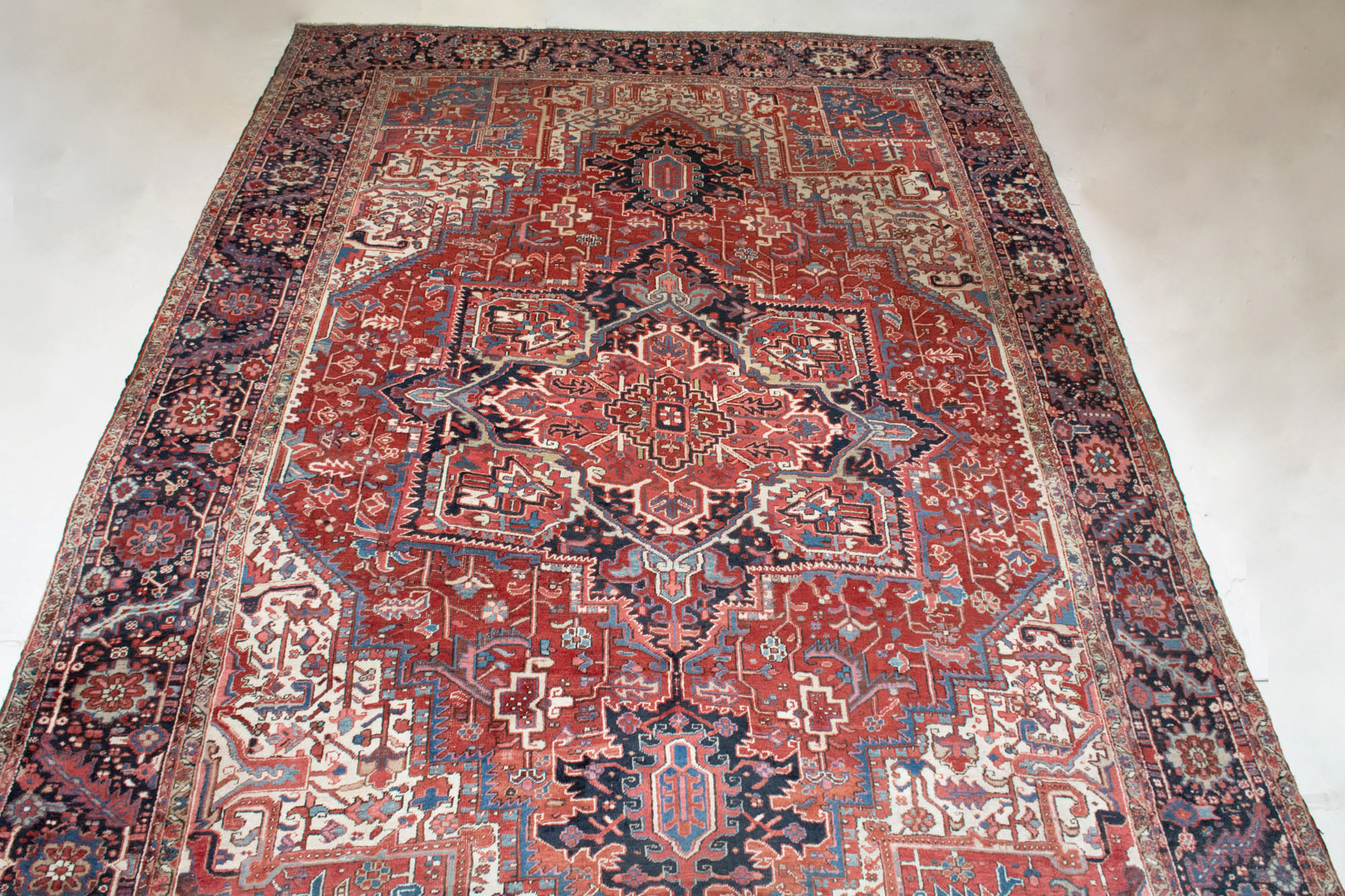 Lot image - Heriz Carpet