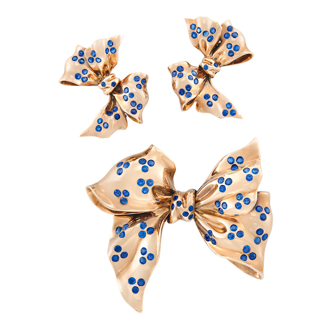 Lot image - Pair of Retro Rose Gold and Sapphire Bow Earclips and Brooch