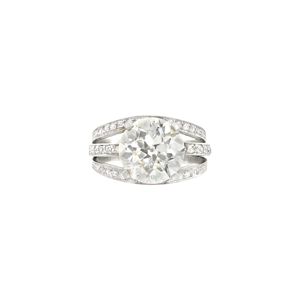 Lot image - Platinum and Diamond Ring