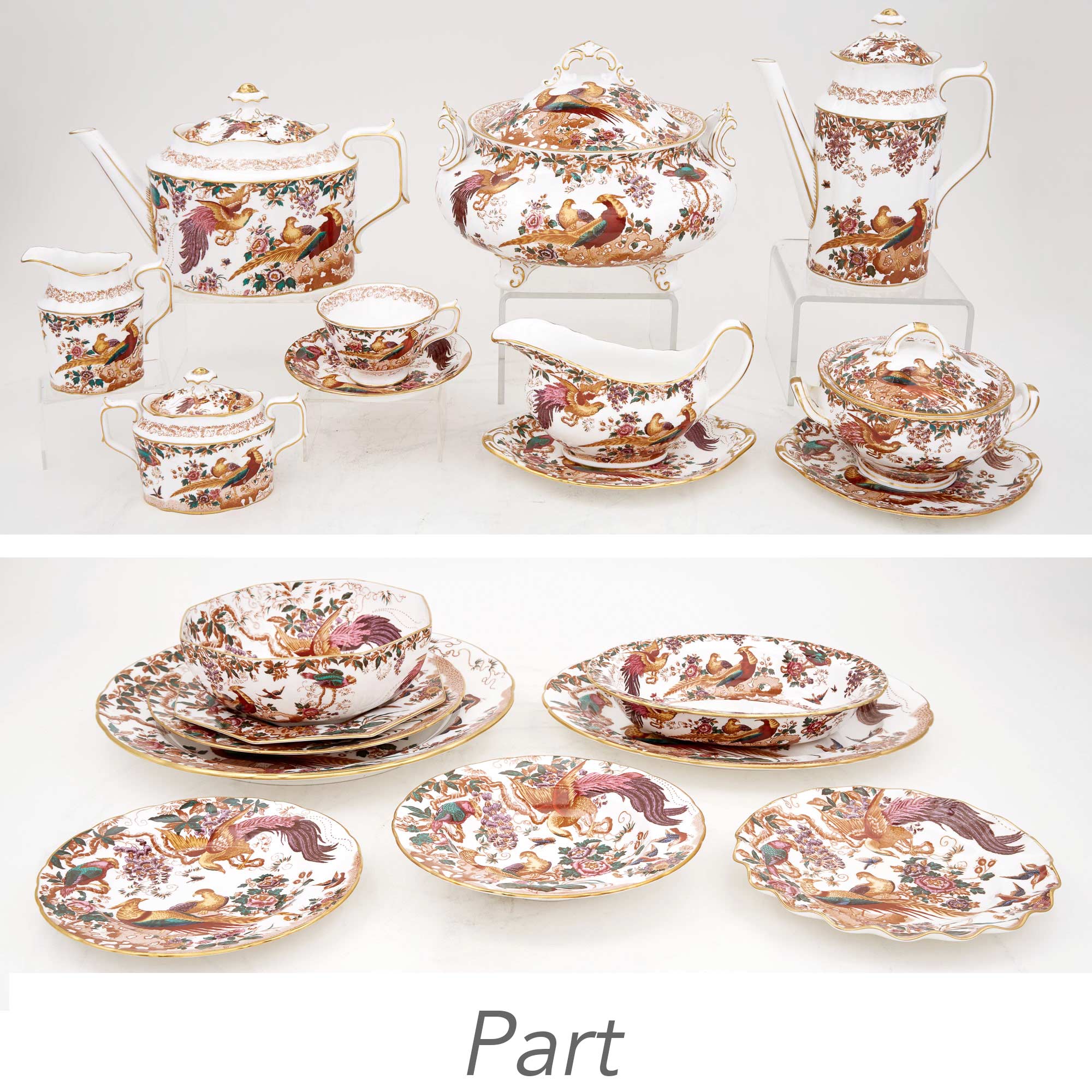 Lot image - Royal Crown Derby Olde Avesbury