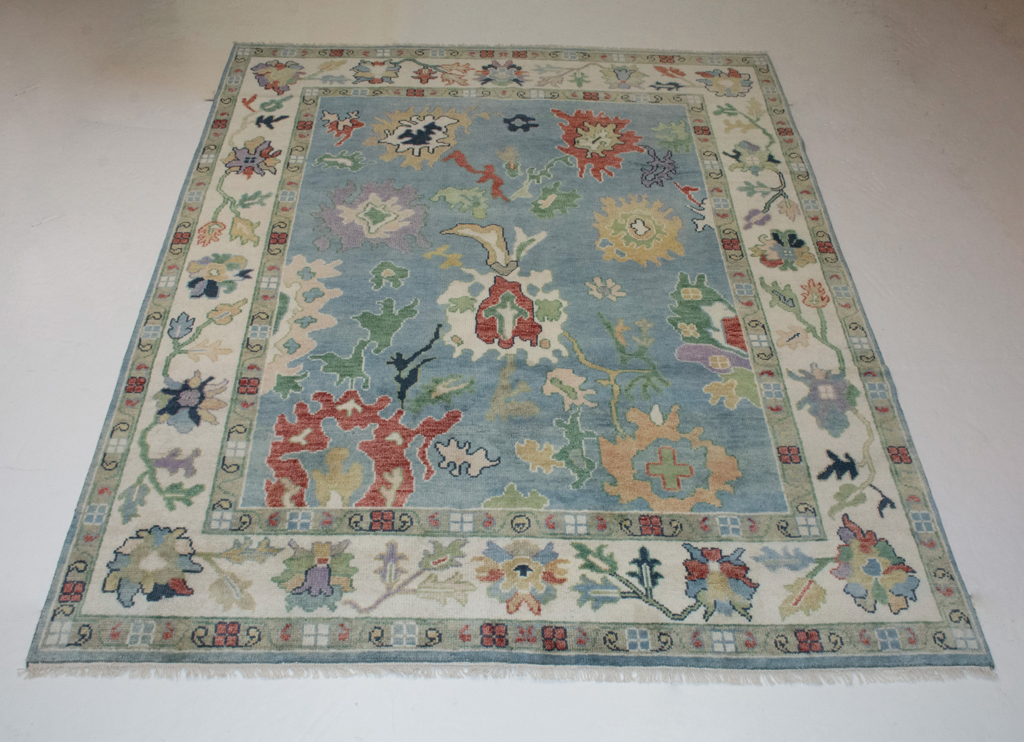 Lot image - Indo-Oushak Carpet