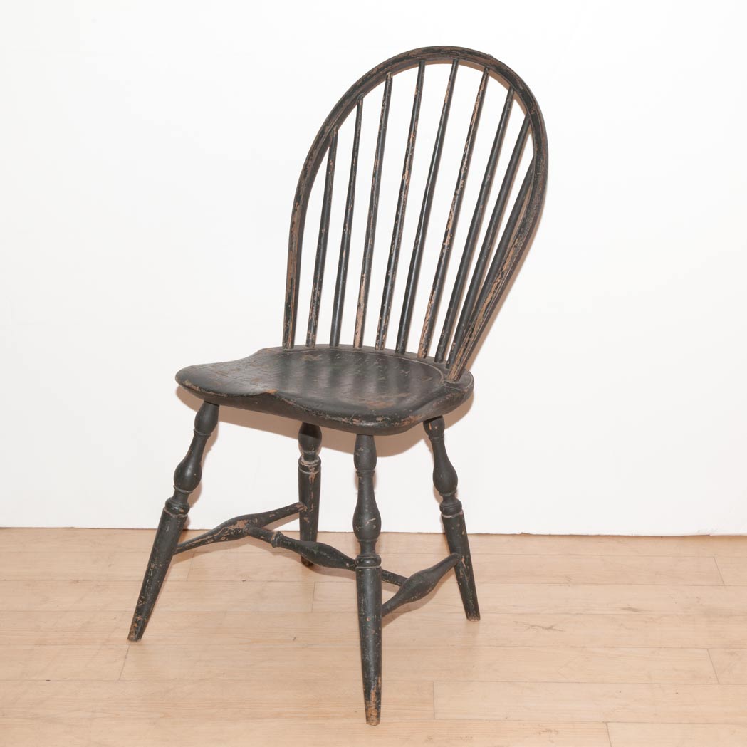 Lot image - Painted Bow-Back Windsor Side Chair