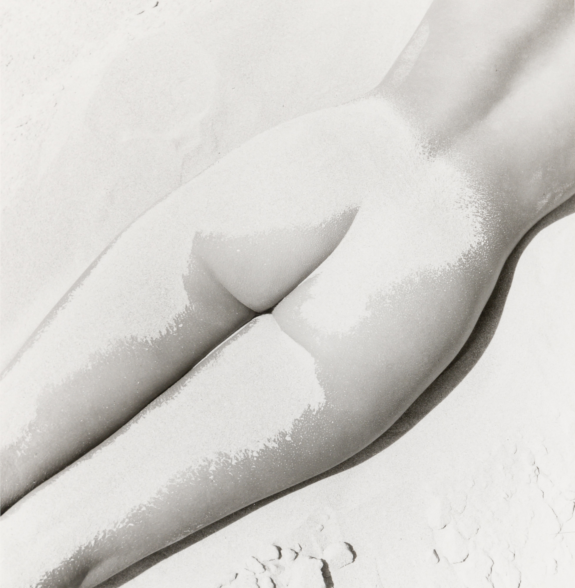 Lot image - FONSSAGRIVES, FERNAND (1910-2003)  Nu Sablé [Lisa Fonssagrives-Penn]