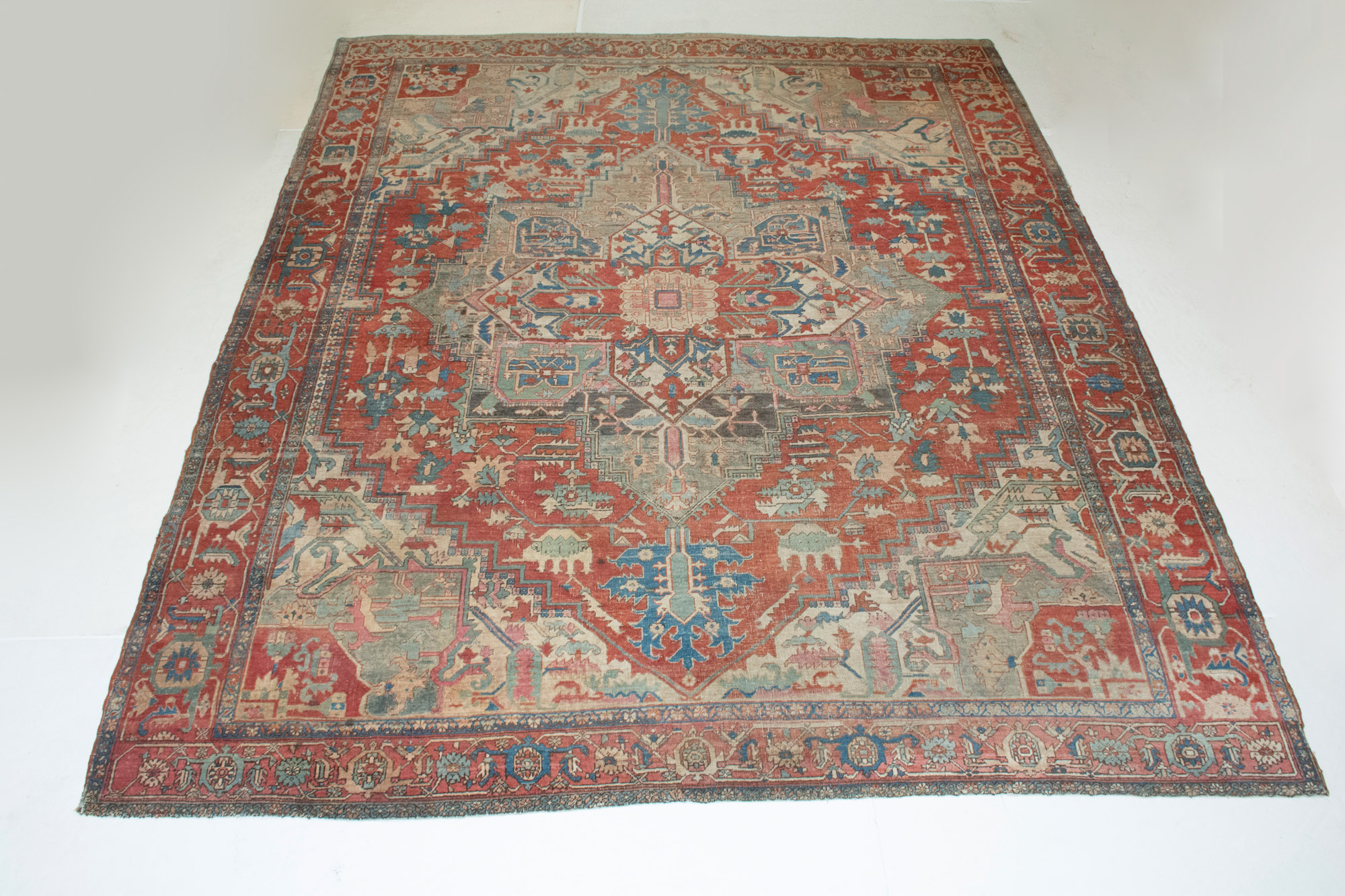 Lot image - Heriz Carpet