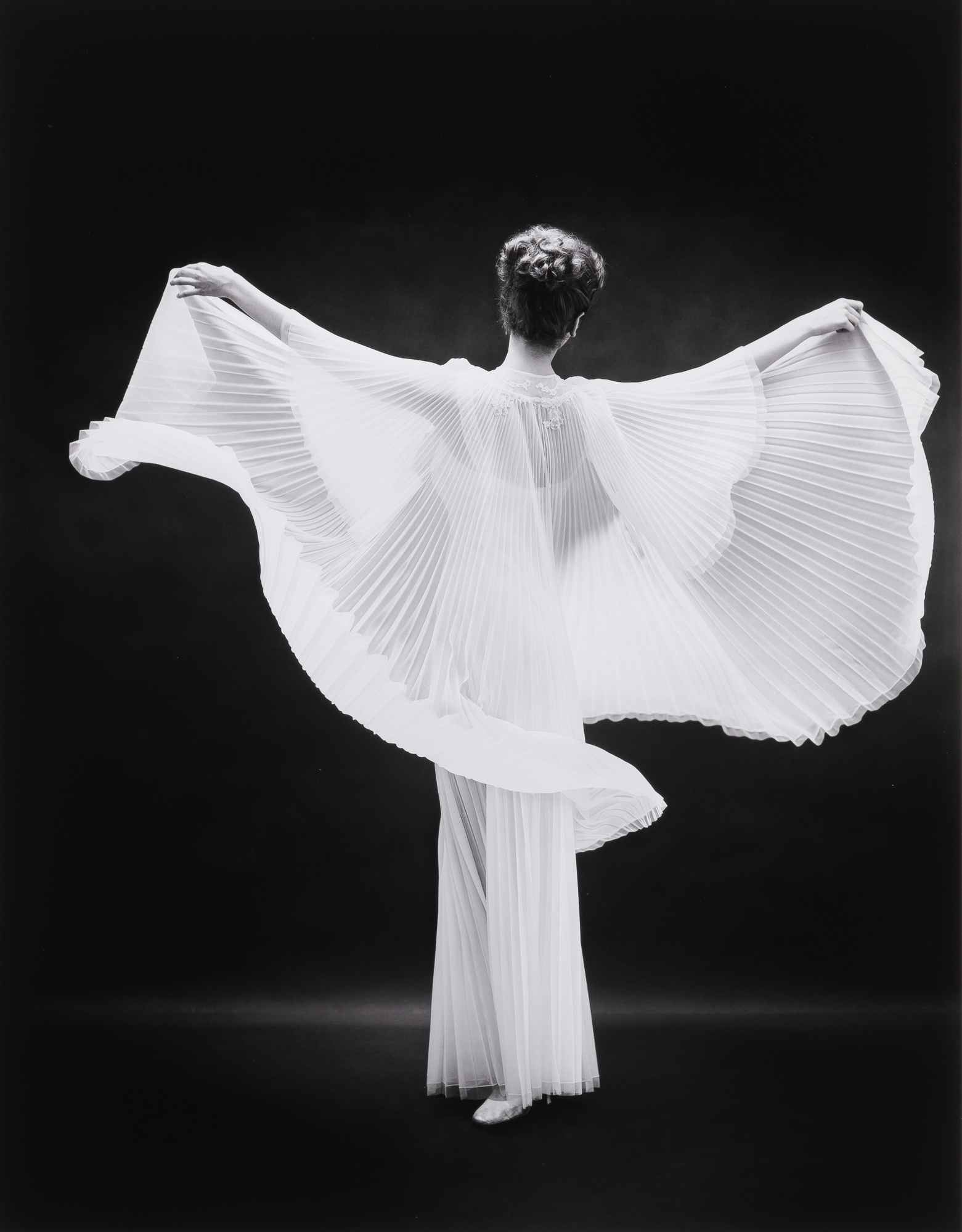 Lot image - SHAW, MARK (1921-1969)  Vanity Fair Butterfly Robe Back,
