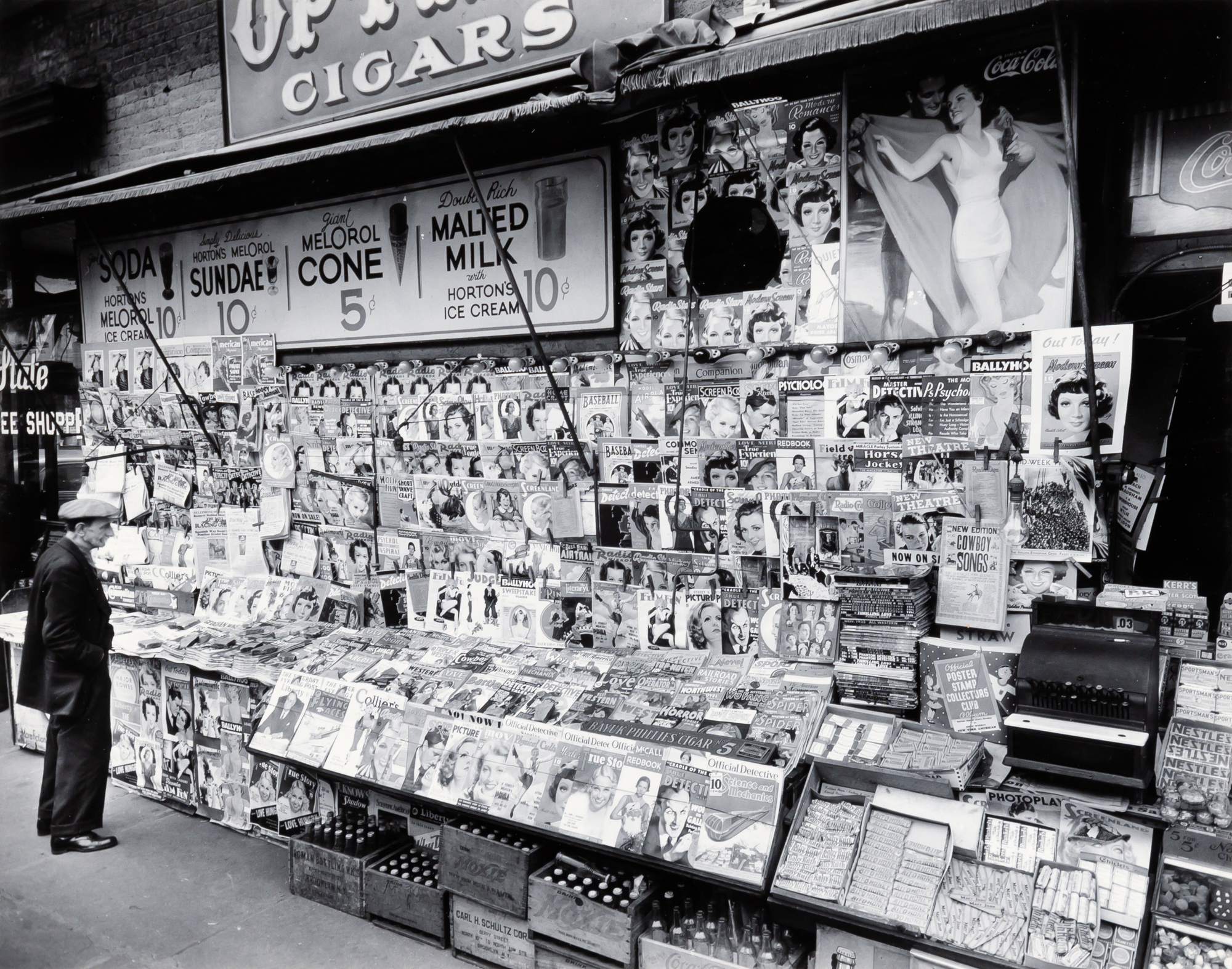 Lot image - ABBOTT, BERENICE (1898-1991)  Untitled [Newsstand, 32nd St. and 3rd Ave.,