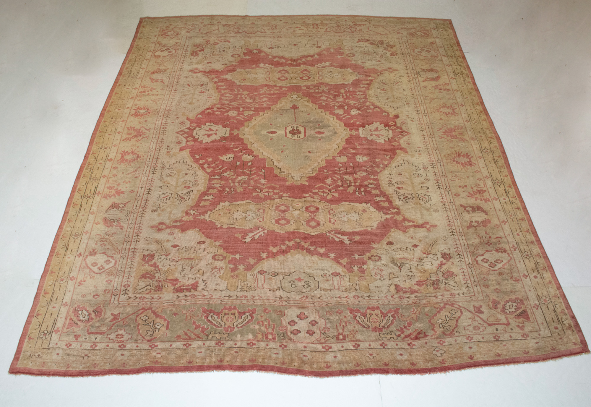 Lot image - Oushak Carpet