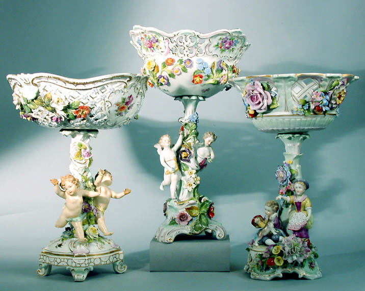 Lot image - Set of Three Dresden Porcelain Bowls on Stands