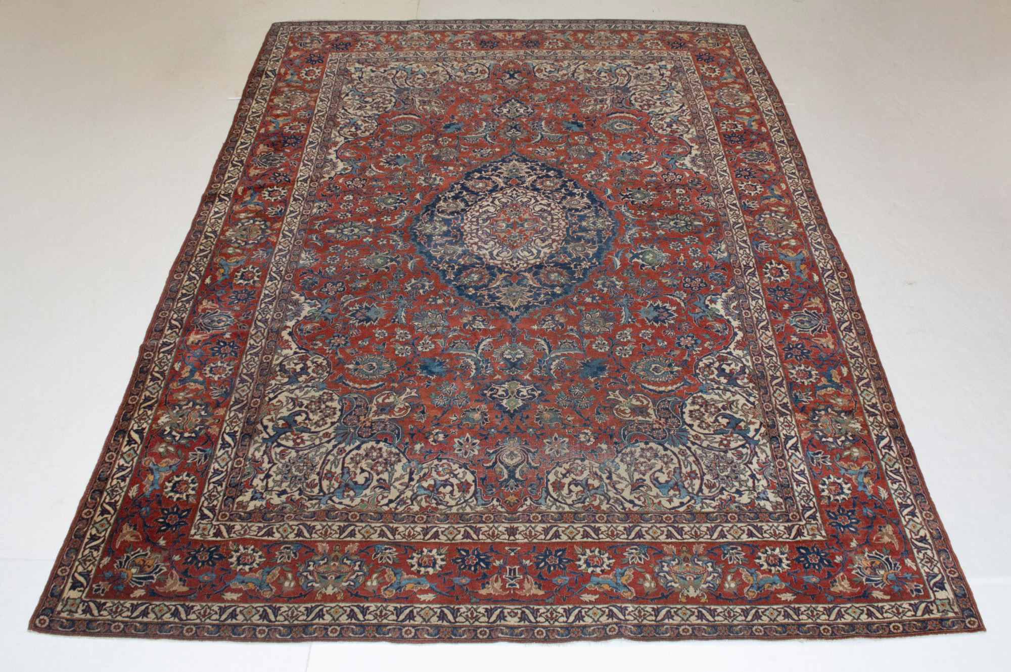 Lot image - Isfahan Carpet