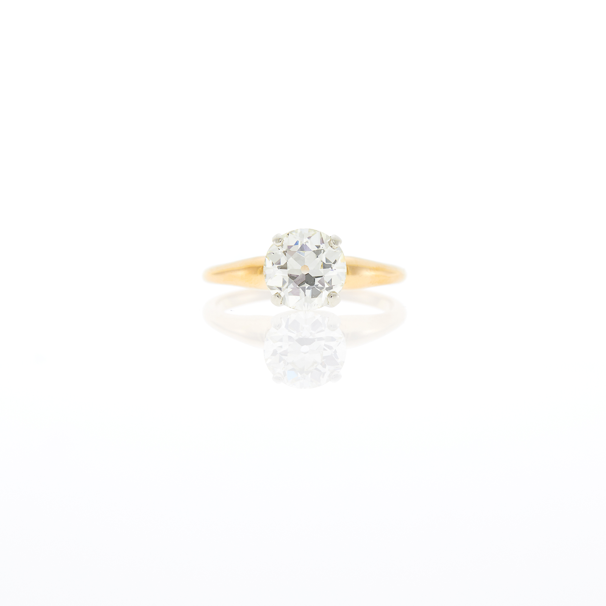 Lot image - Gold and Diamond Ring
