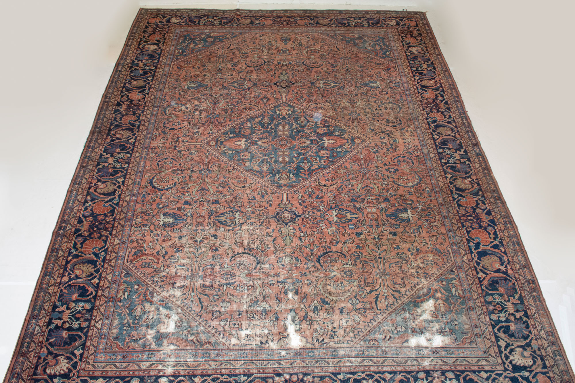 Lot image - Mahal Carpet