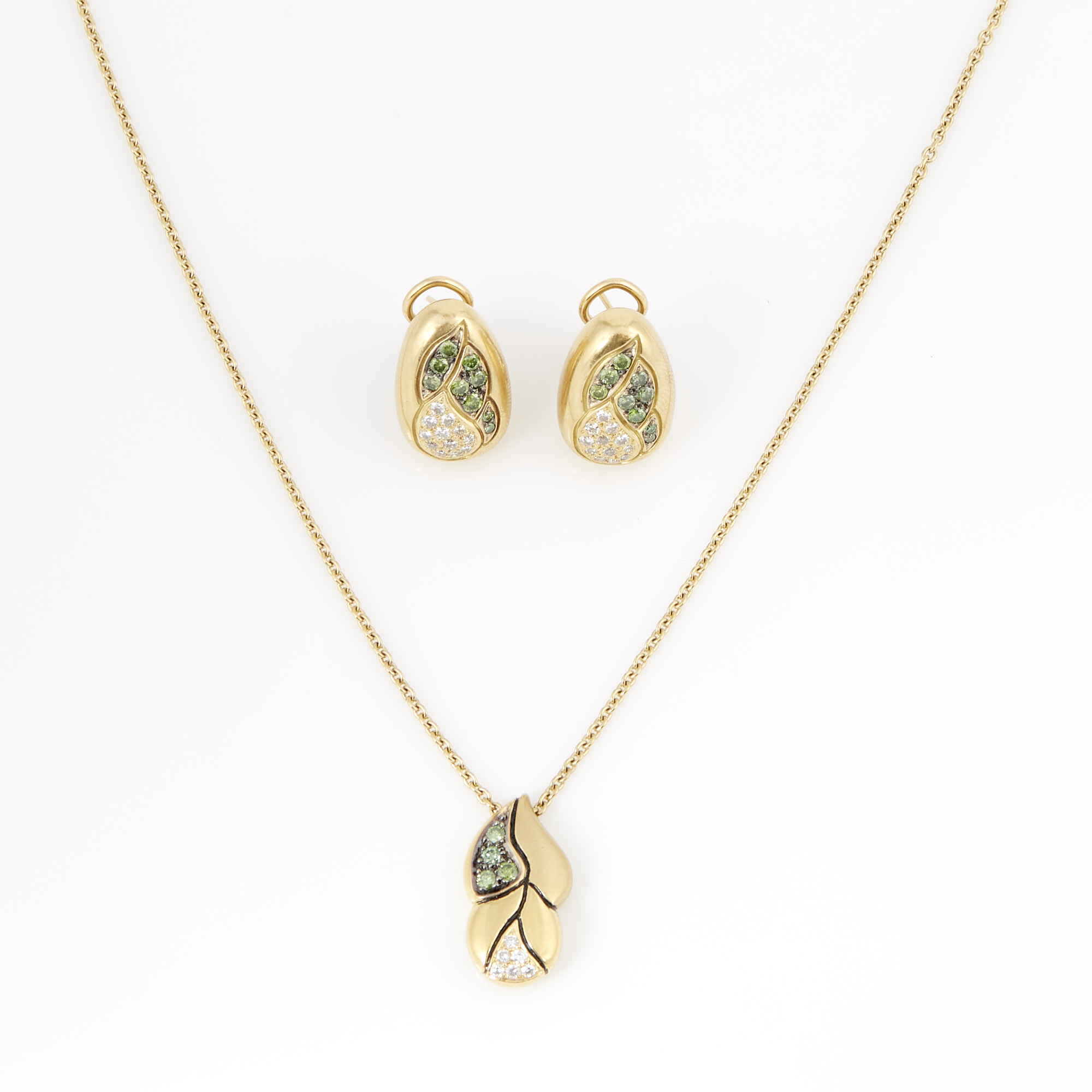 Lot image - Diamond Necklace and Two Earrings, 30 diamonds about 0.50 ct., 18K 19 dwt.