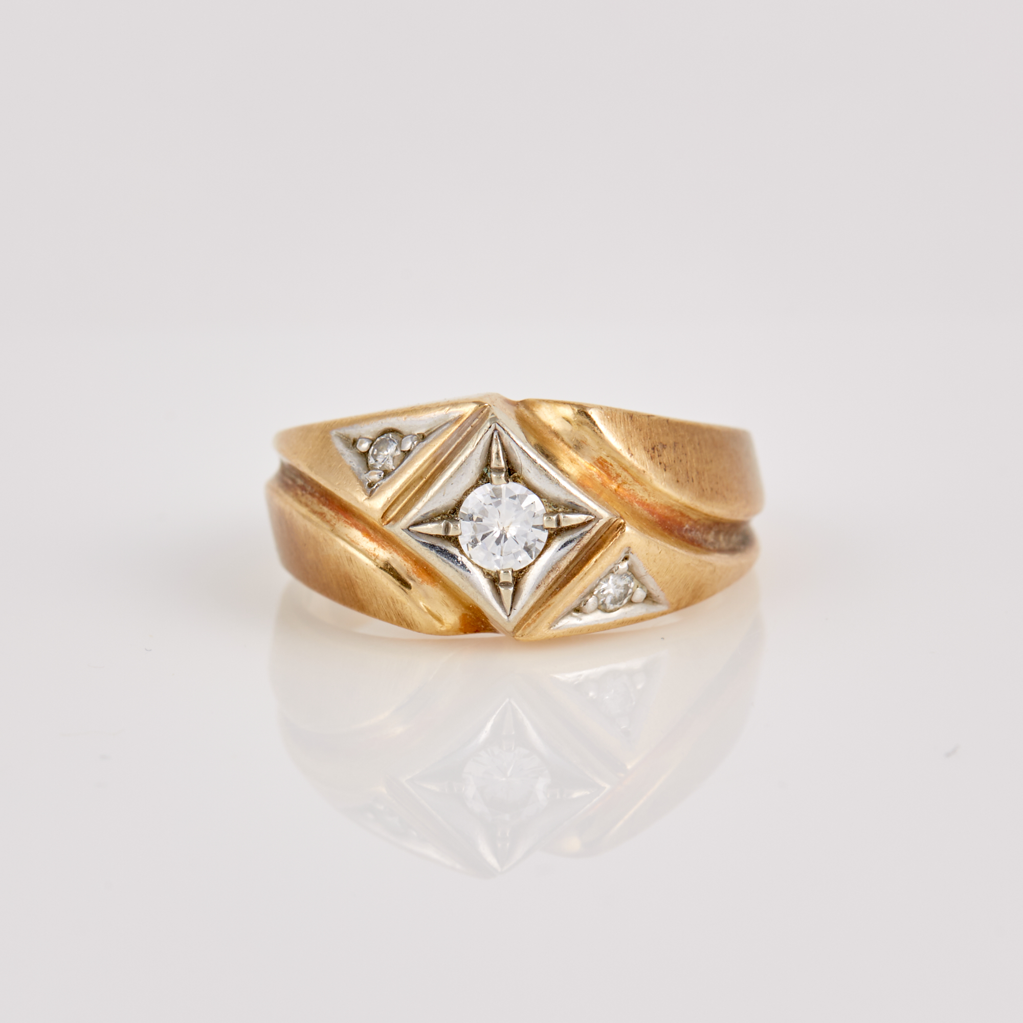 Lot image - Diamond Ring, 3 diamonds about 0.35 ct., 14K 4 dwt.