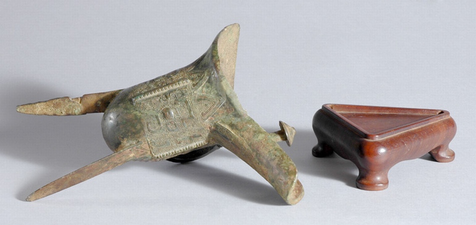 Lot image - Chinese Bronze Jue