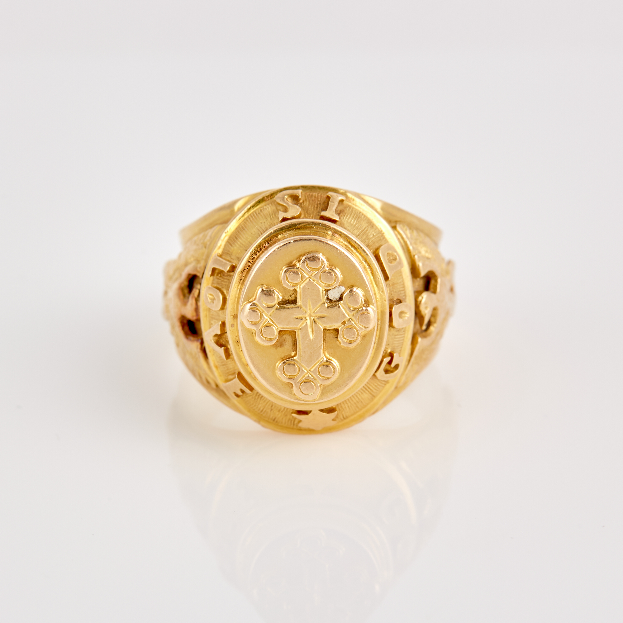 Lot image - Gold Ring, 18K 10 dwt.