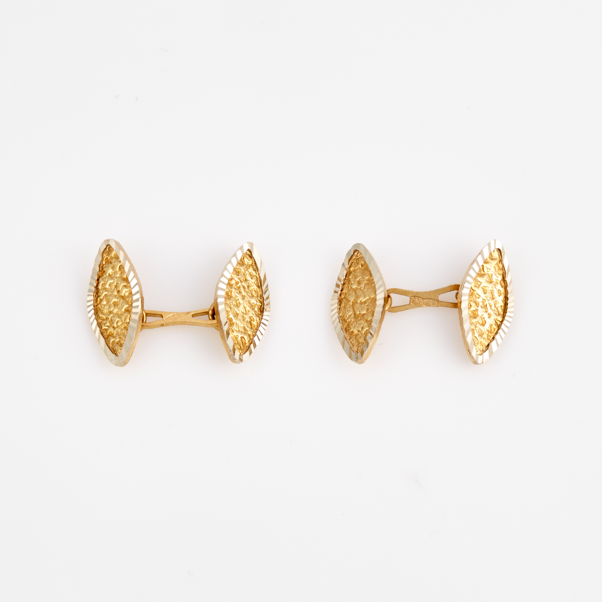 Lot image - Two Gold Cuff Links, 18K 3 dwt.