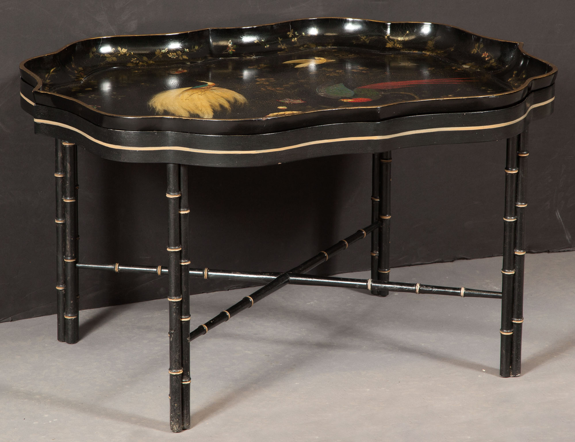 Lot image - Victorian Polychrome-Decorated Papier-Mâché Tray