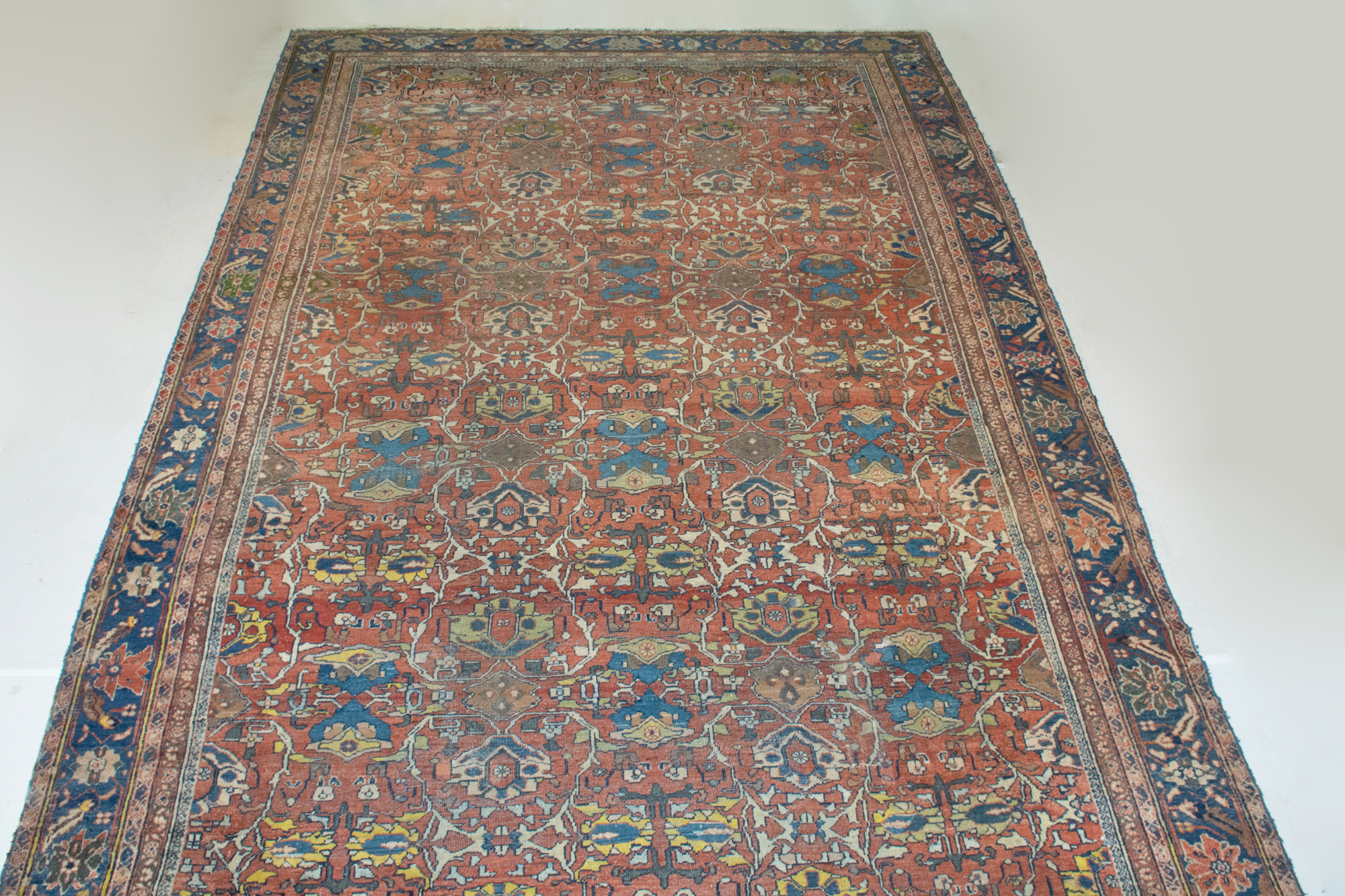 Lot image - Mahal Carpet