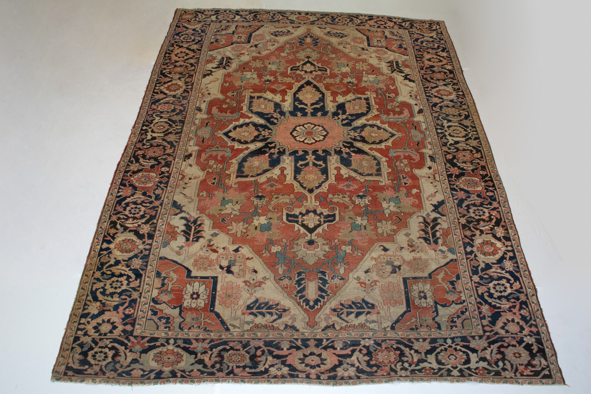 Lot image - Heriz Carpet