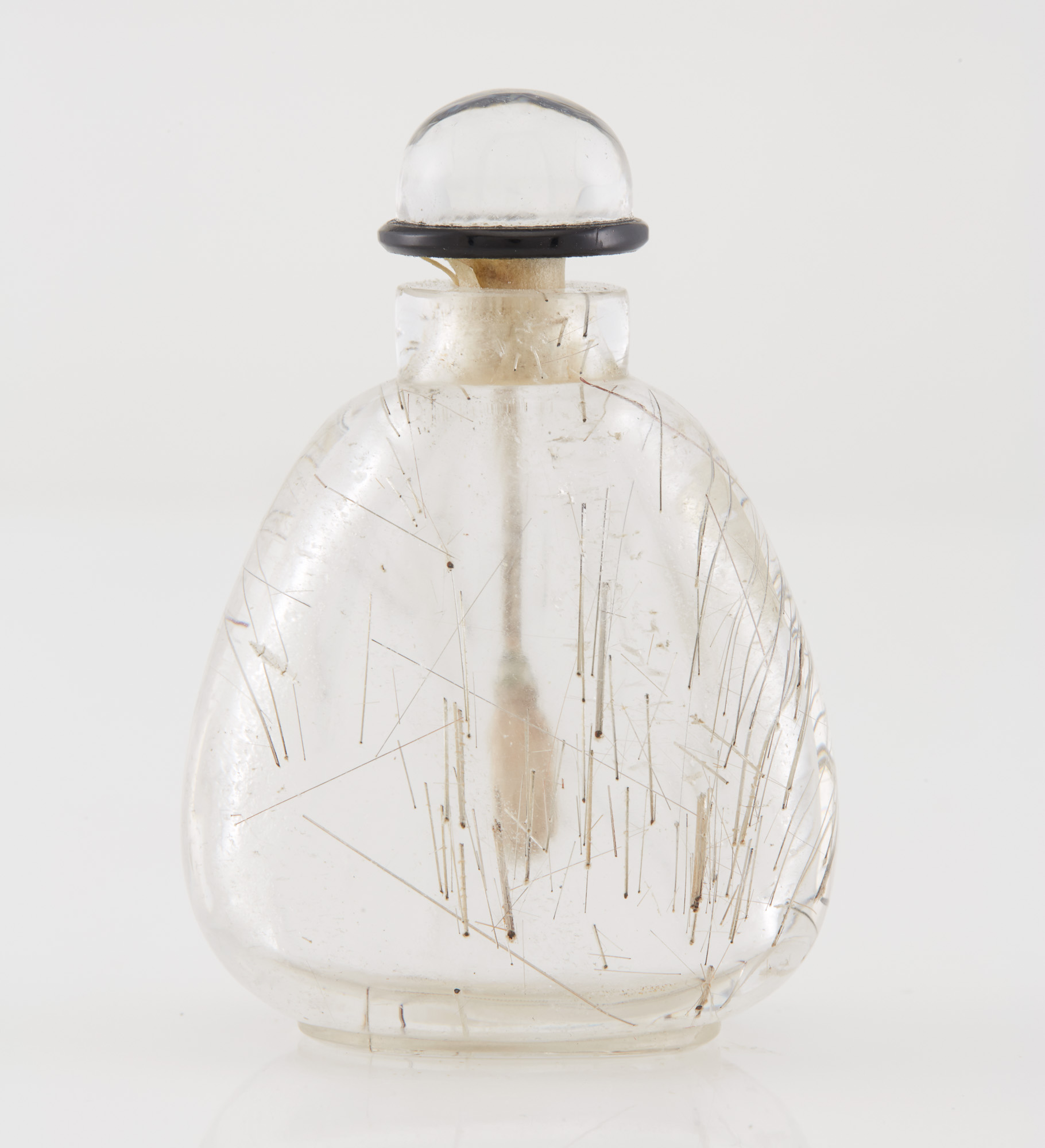 Lot image - Chinese Hair Crystal Snuff Bottle