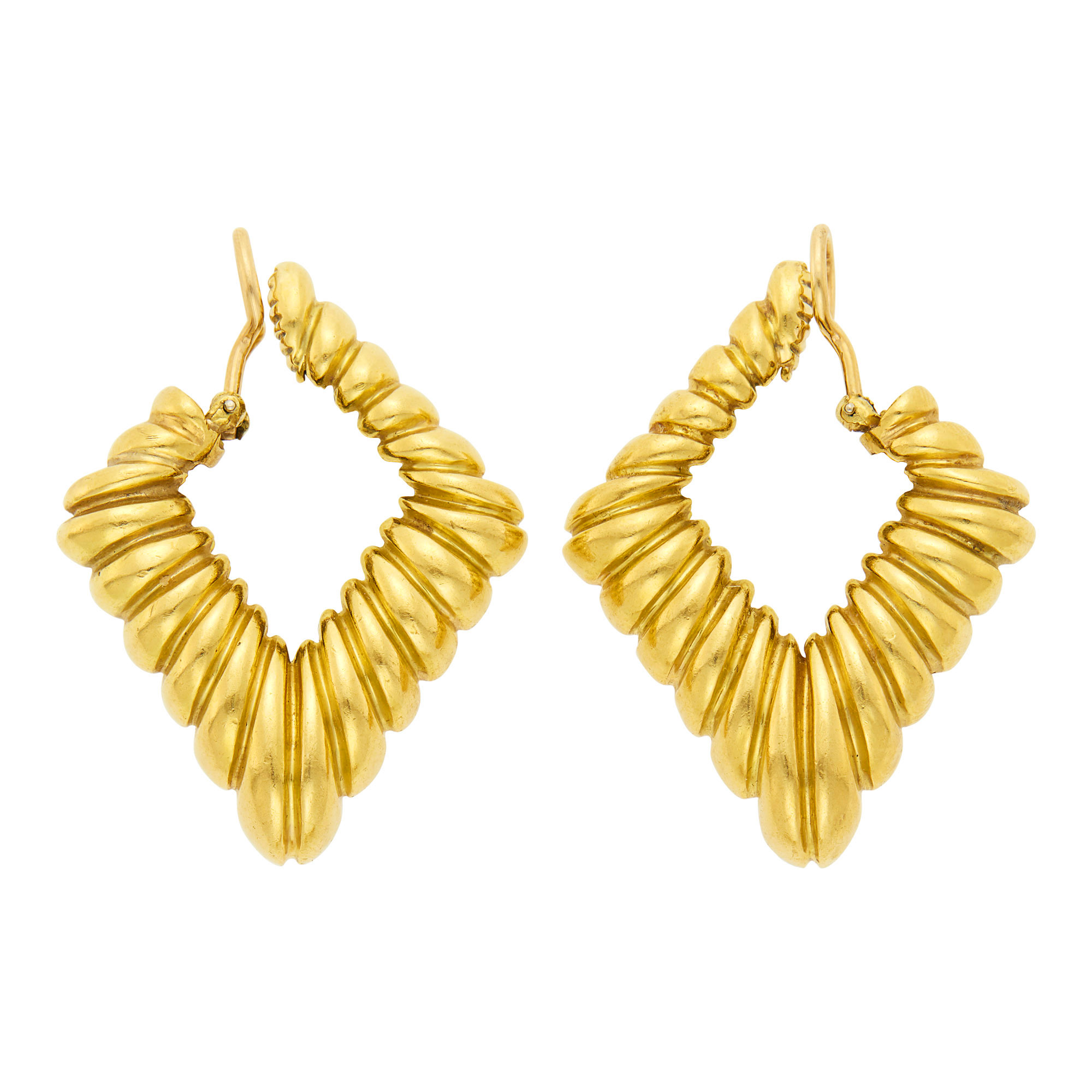 Lot image - Pair of Ribbed Gold Hoop Earclips