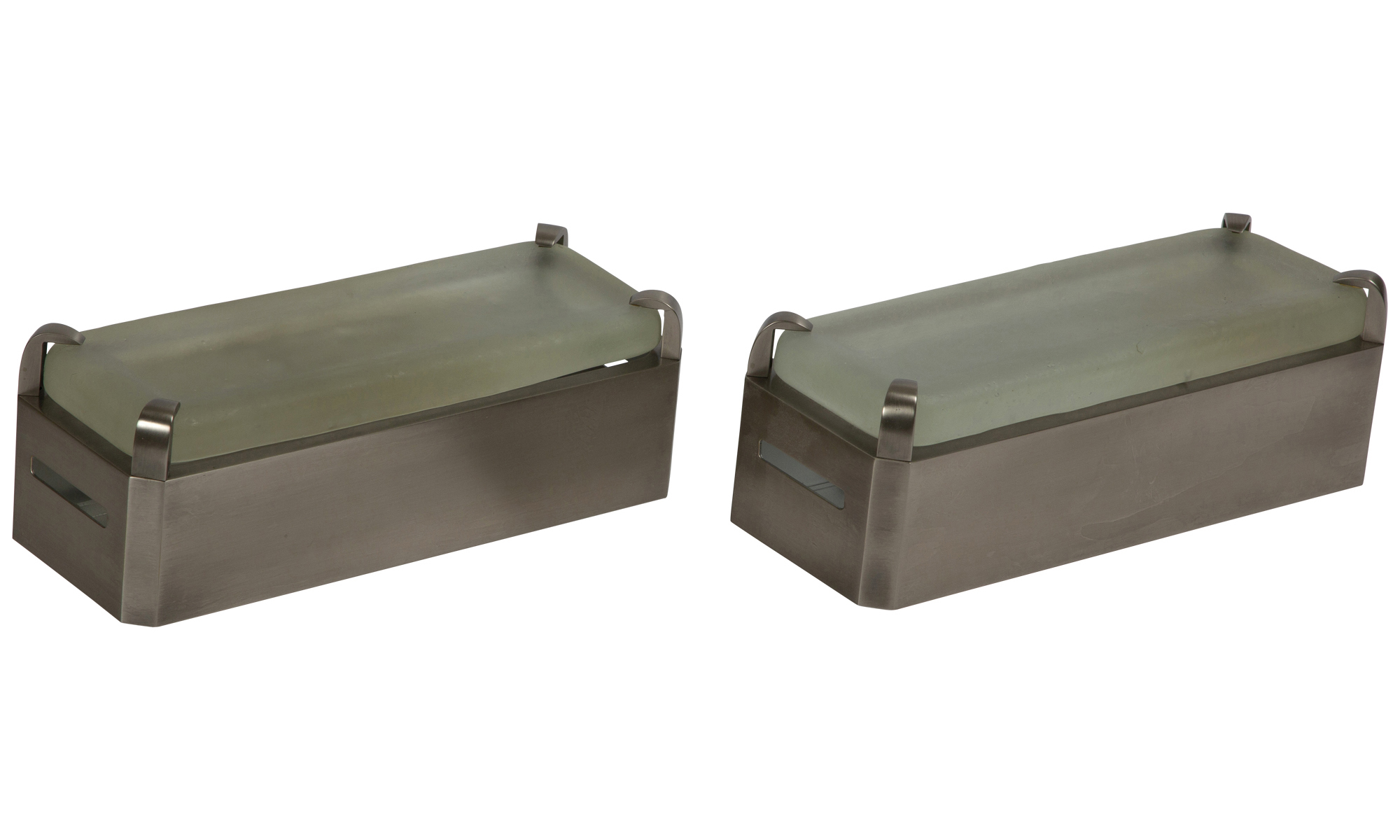 Lot image - Pair of Glass and Pewter Sconces