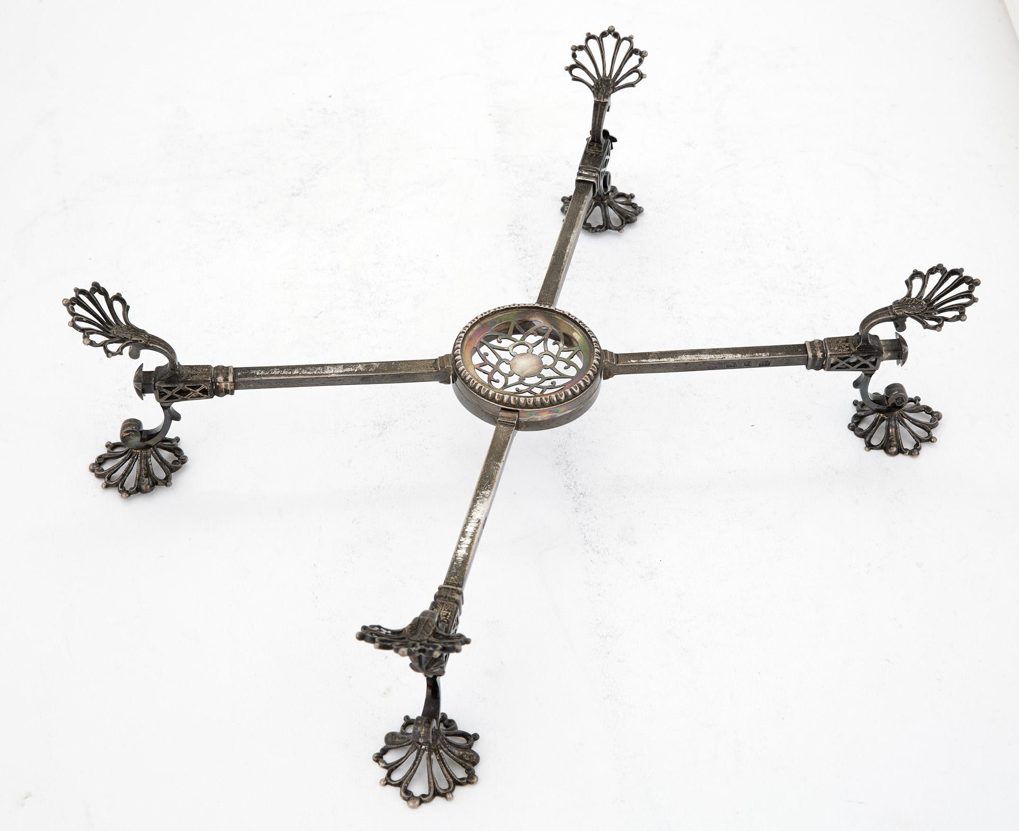 Lot image - George III Sterling Silver Dish Cross