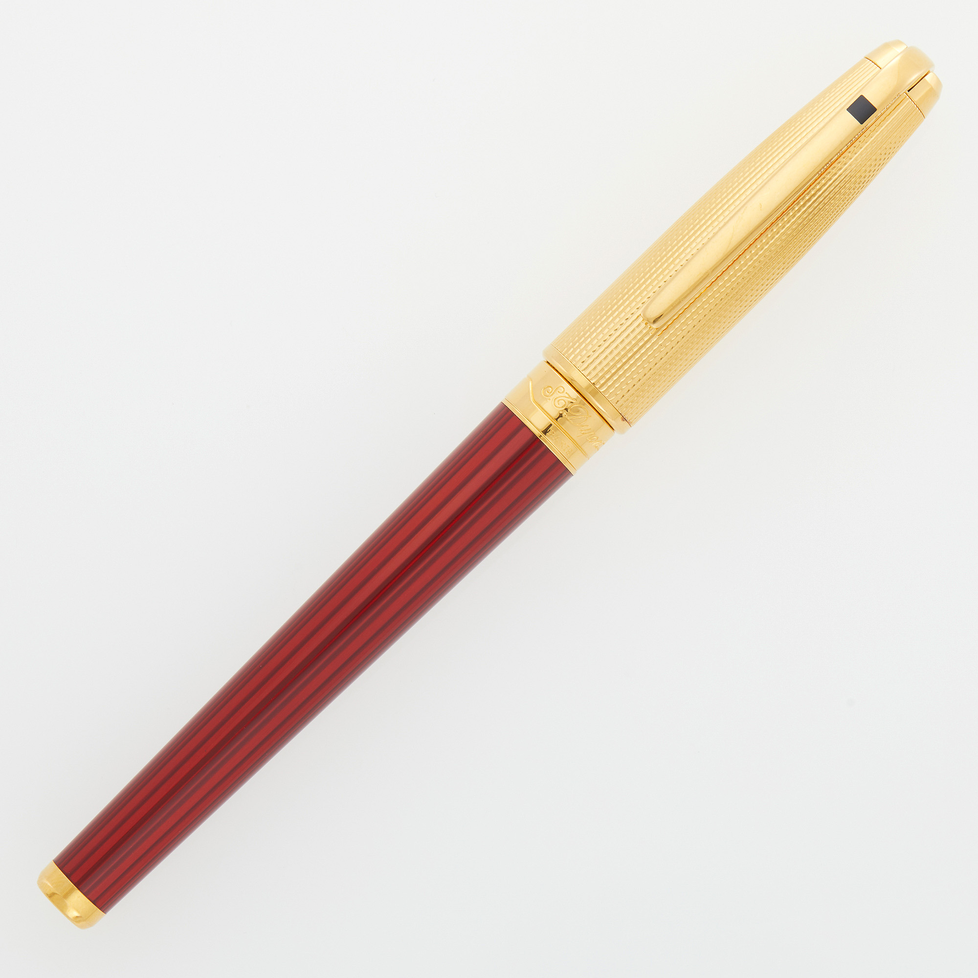 Lot image - S.T.Dupont Luxury Fountain Pen