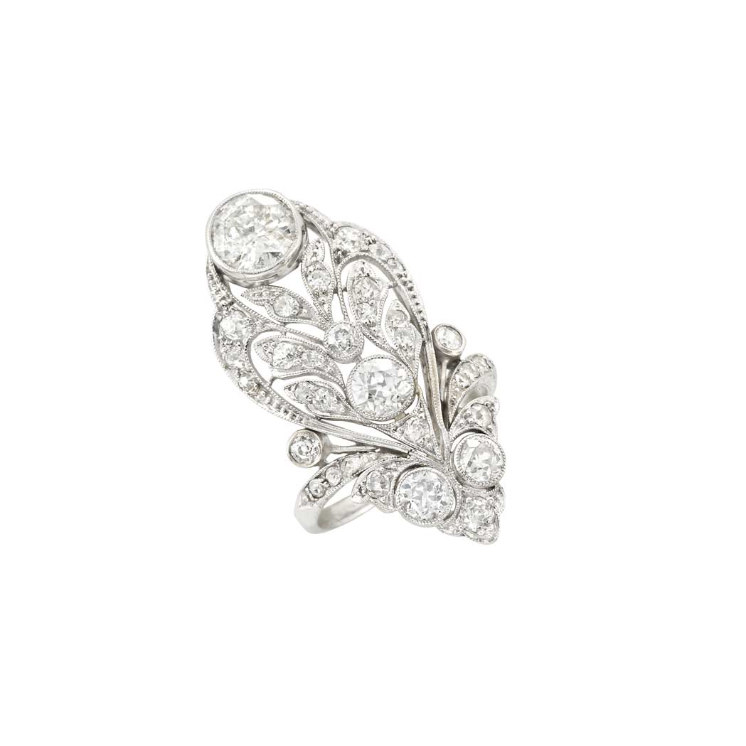 Lot image - Edwardian Platinum and Diamond Ring