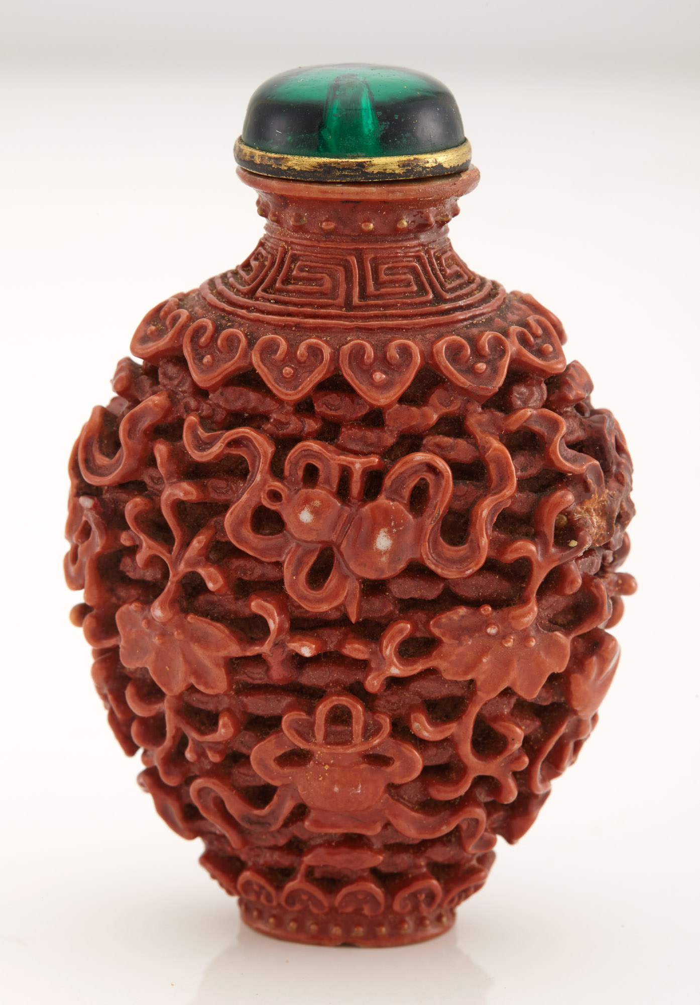 Lot image - Chinese Imitation Cinnabar Lacquer Porcelain Snuff Bottle