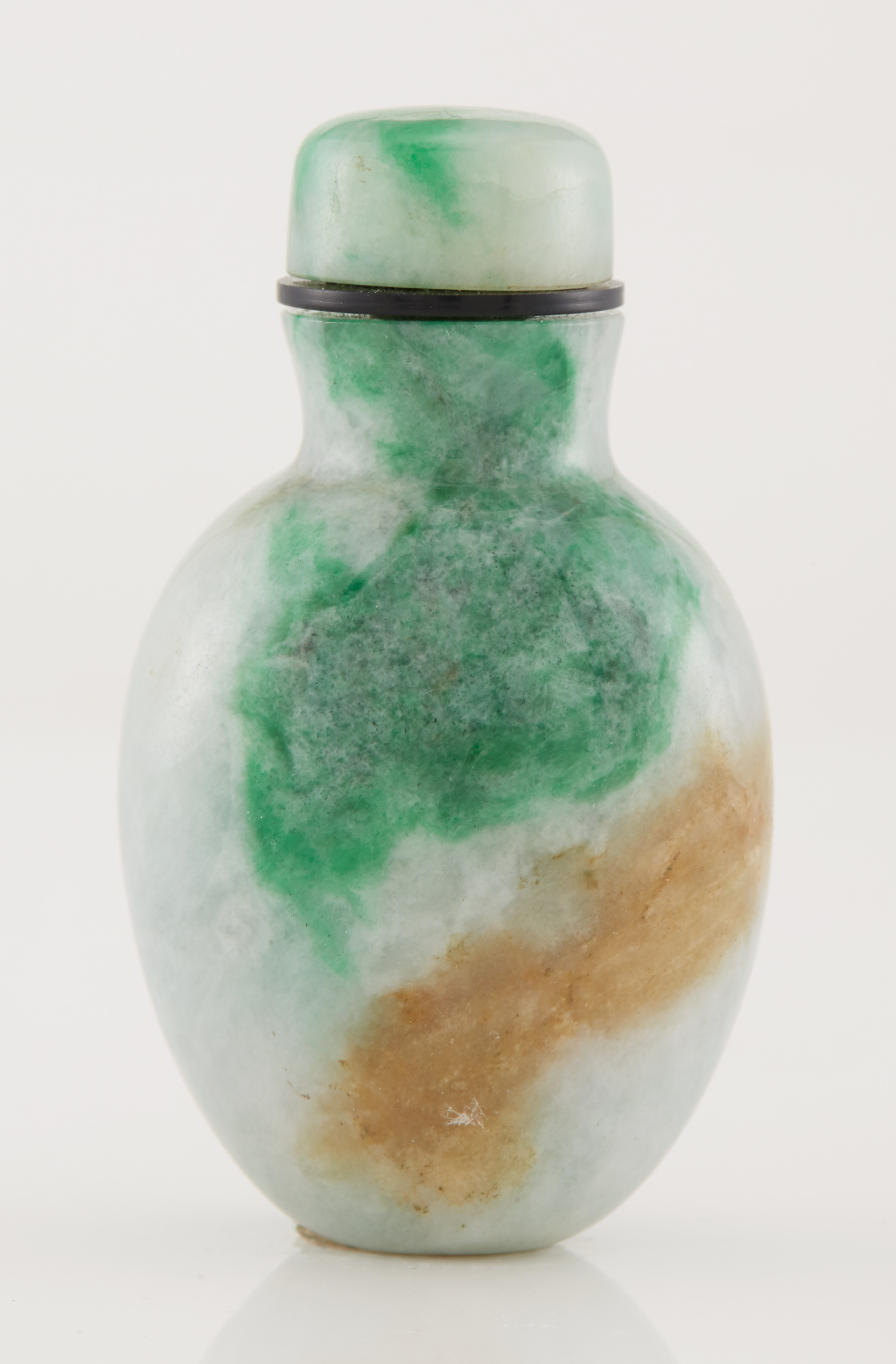 Lot image - Chinese Jadeite Snuff Bottle