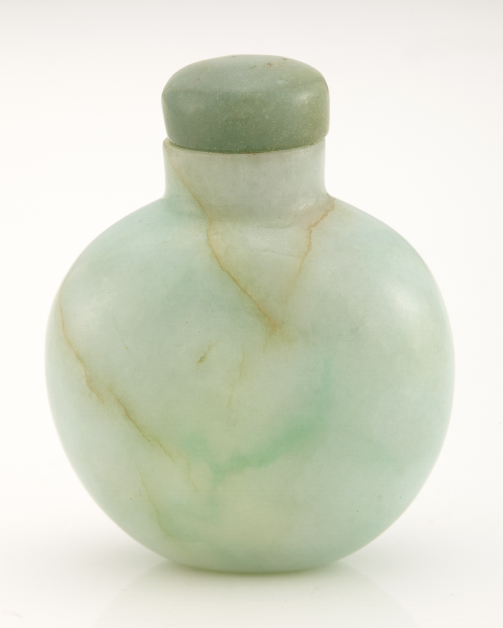 Lot image - Chinese Jadeite Snuff Bottle