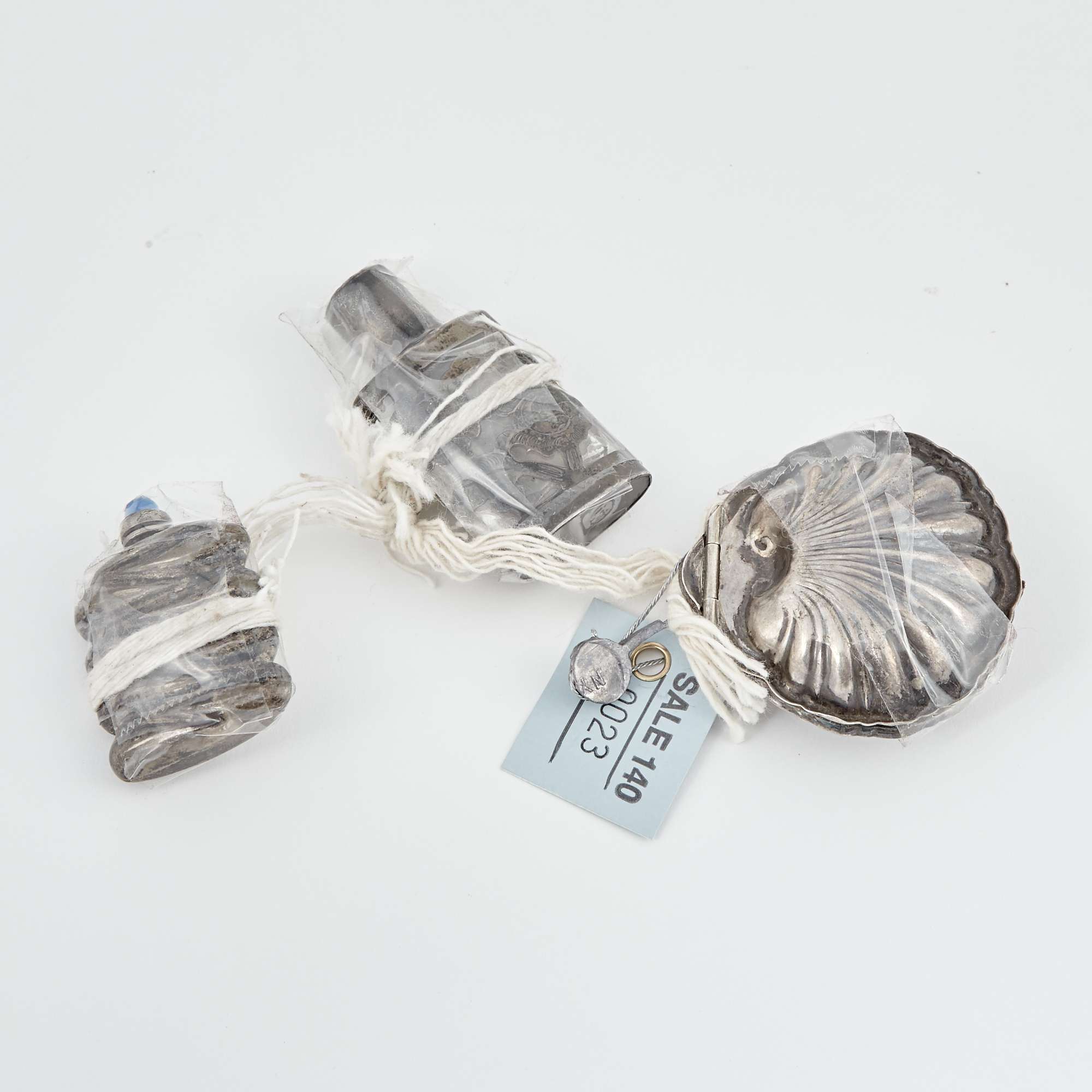 Lot image - 3 Pieces of Silver, 1 oz. with glass insert