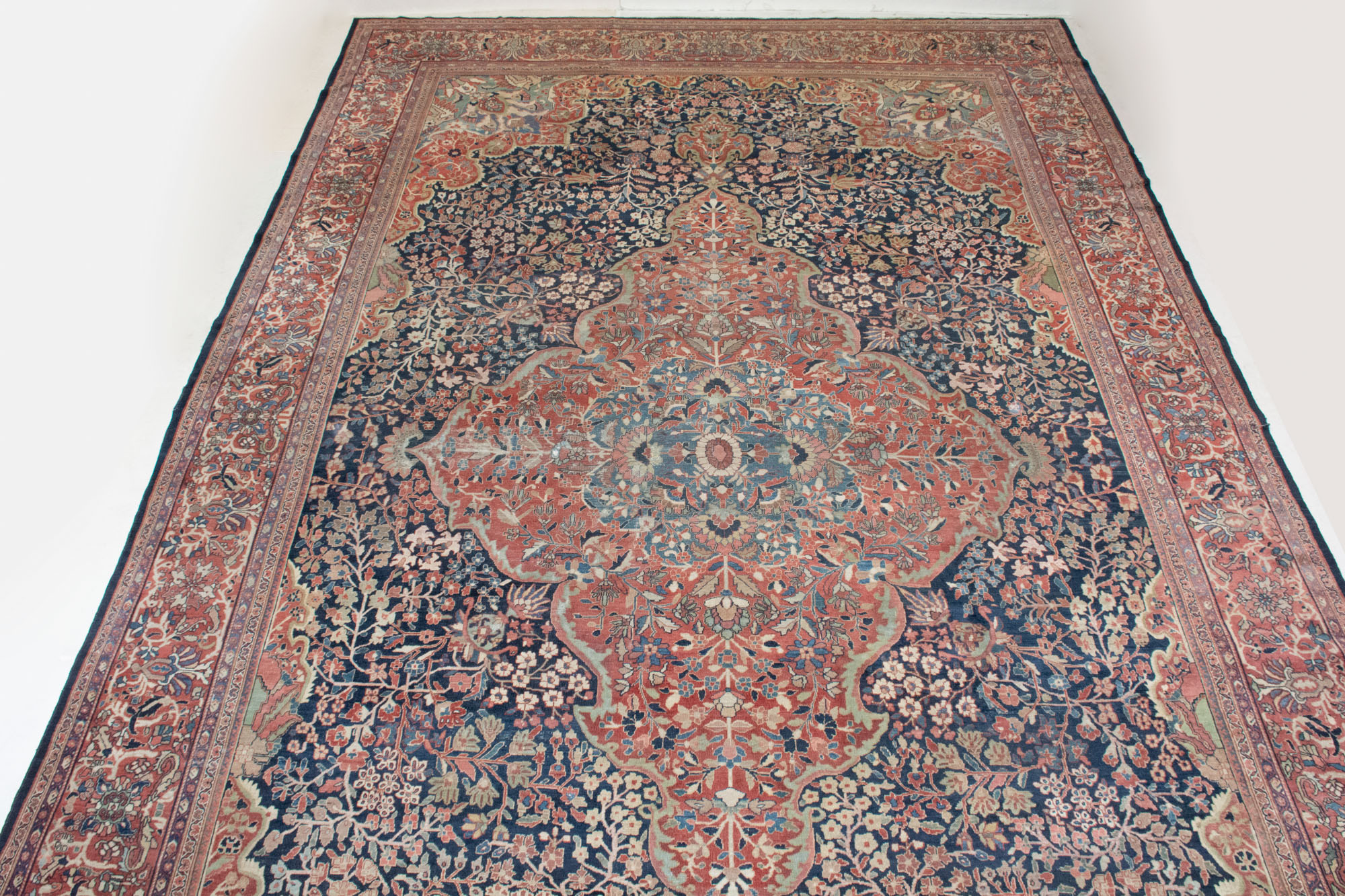 Lot image - Sarouk Fereghan Carpet