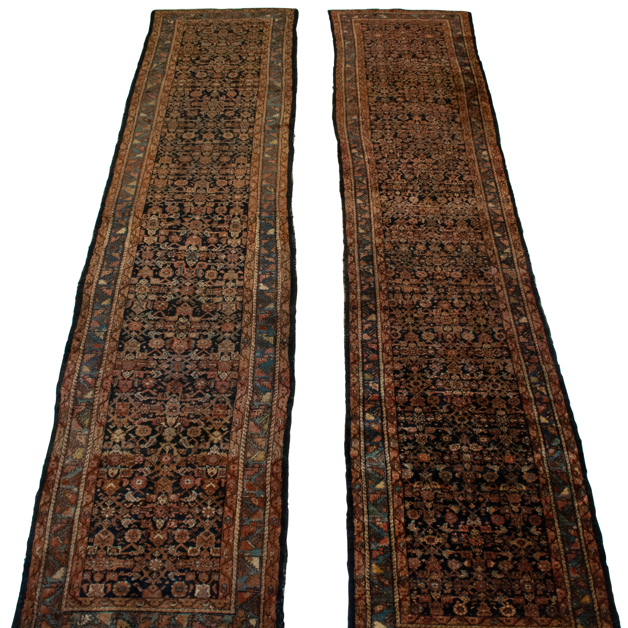 Lot image - Pair of Hamadan Runner
