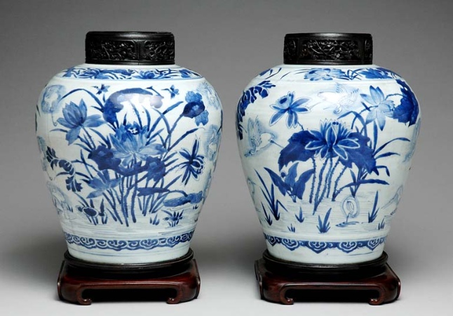 Lot image - Pair of Chinese Blue and White Glazed Porcelain Vases