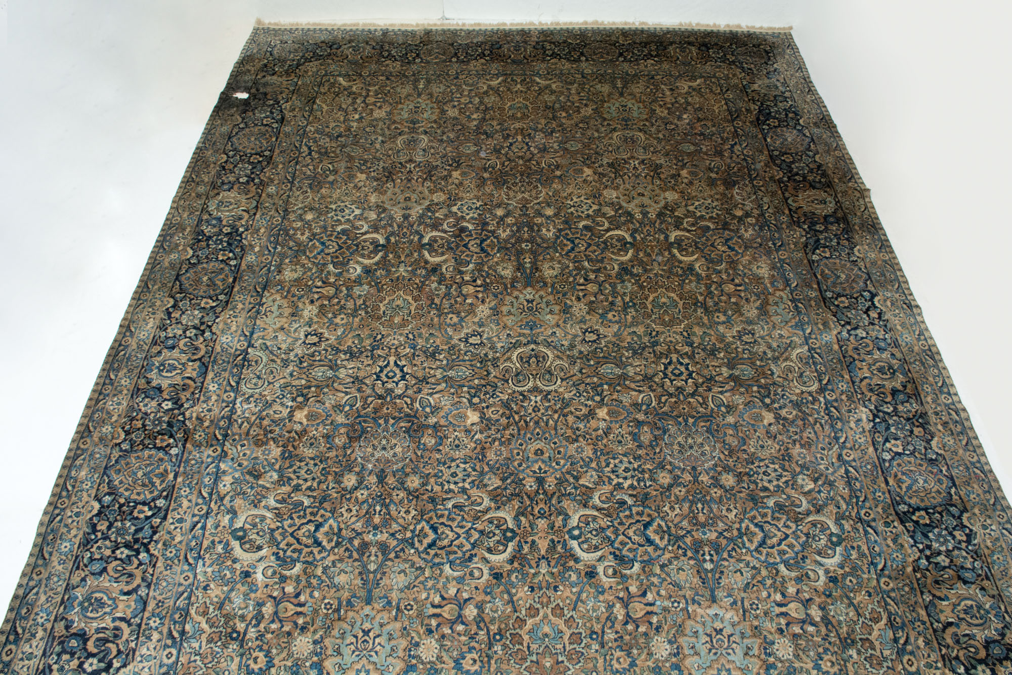 Lot image - Kerman Carpet