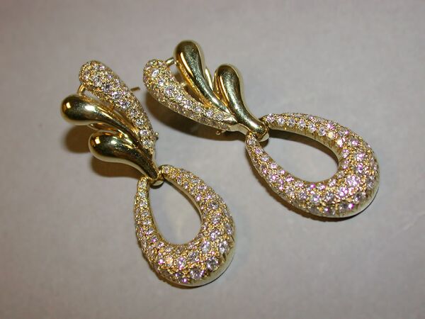 Lot image - Pair of Gold and Diamond Pendant Earclips
