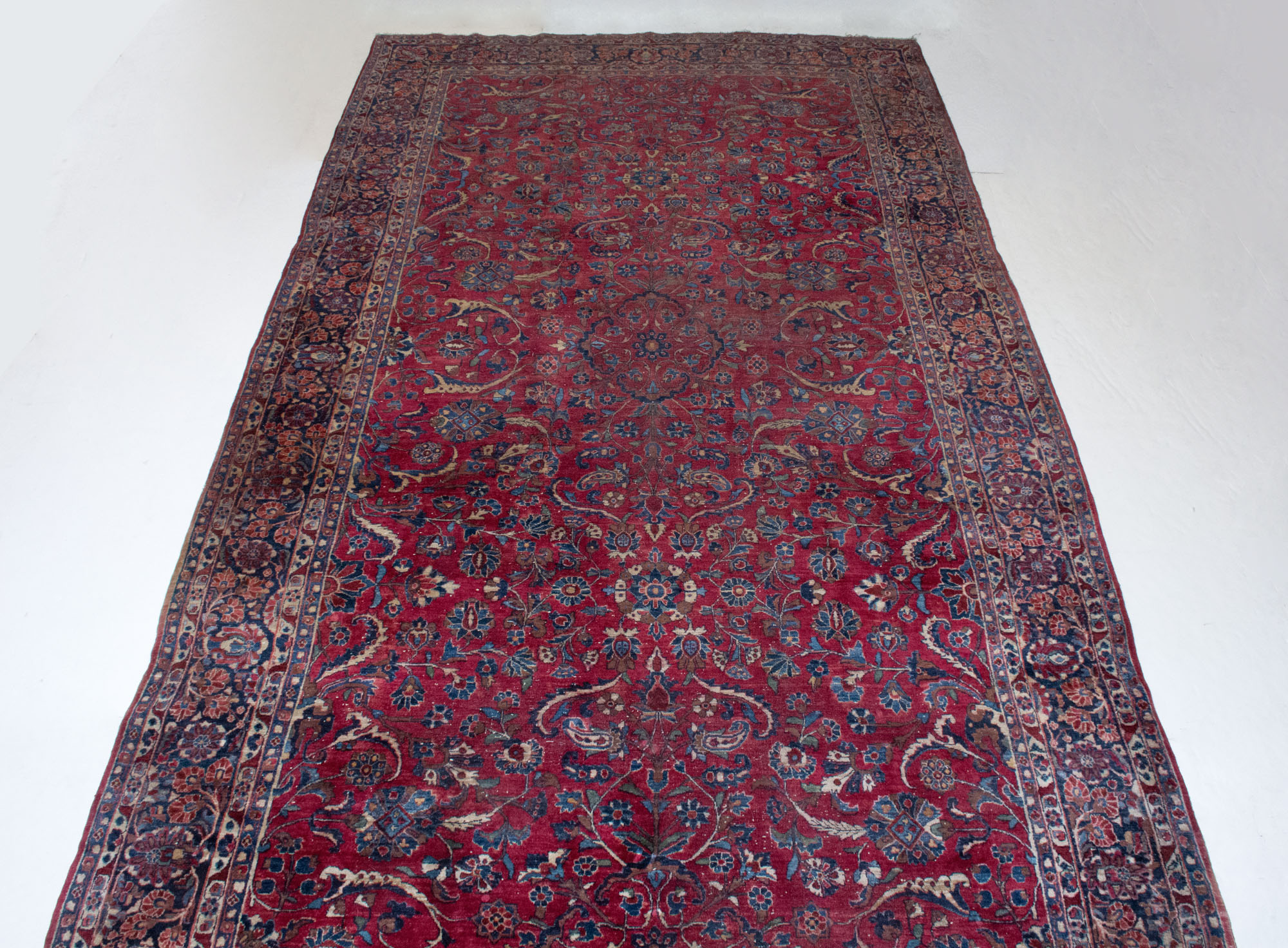 Lot image - Sarouk Carpet